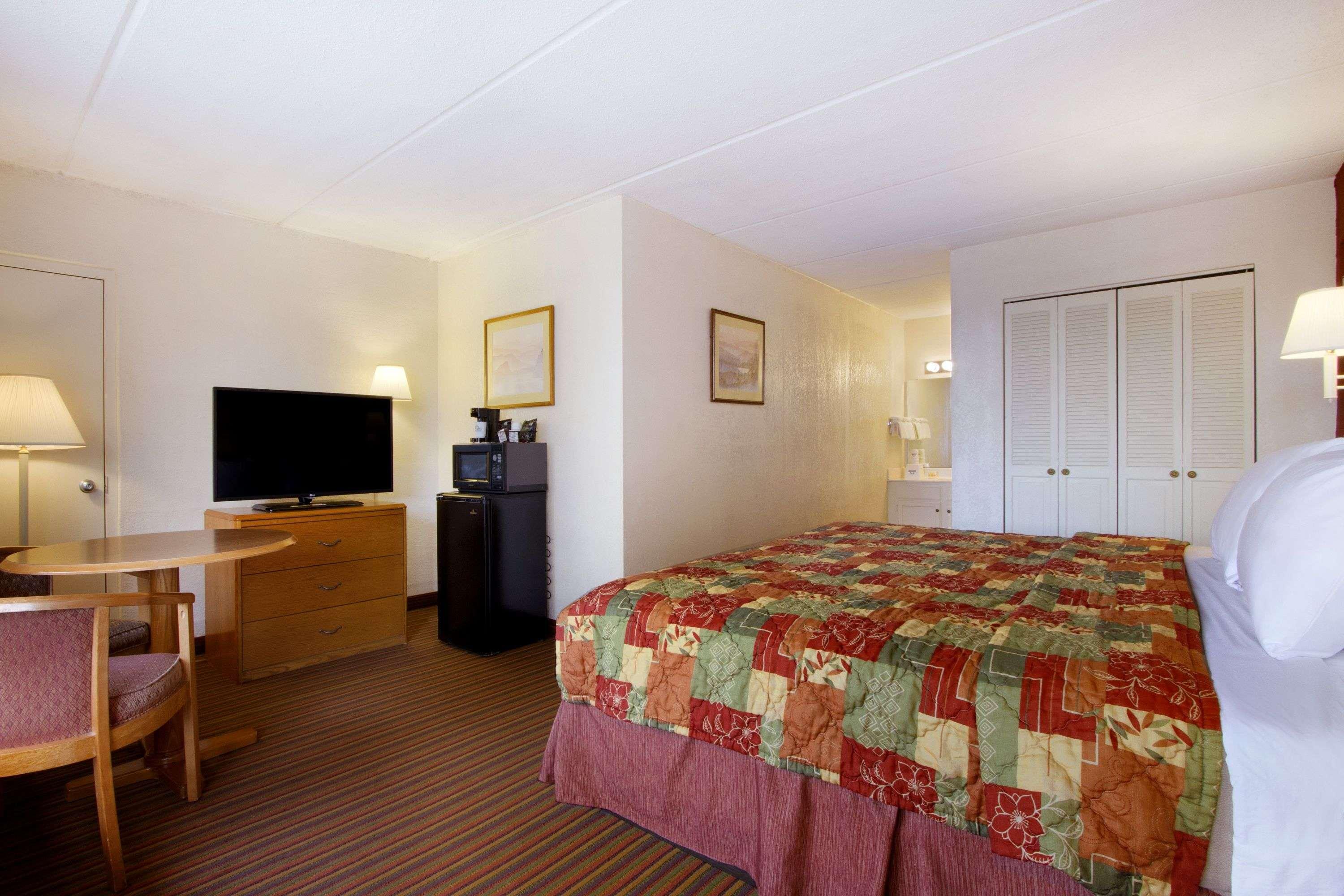 Days Inn Seneca — photo 5