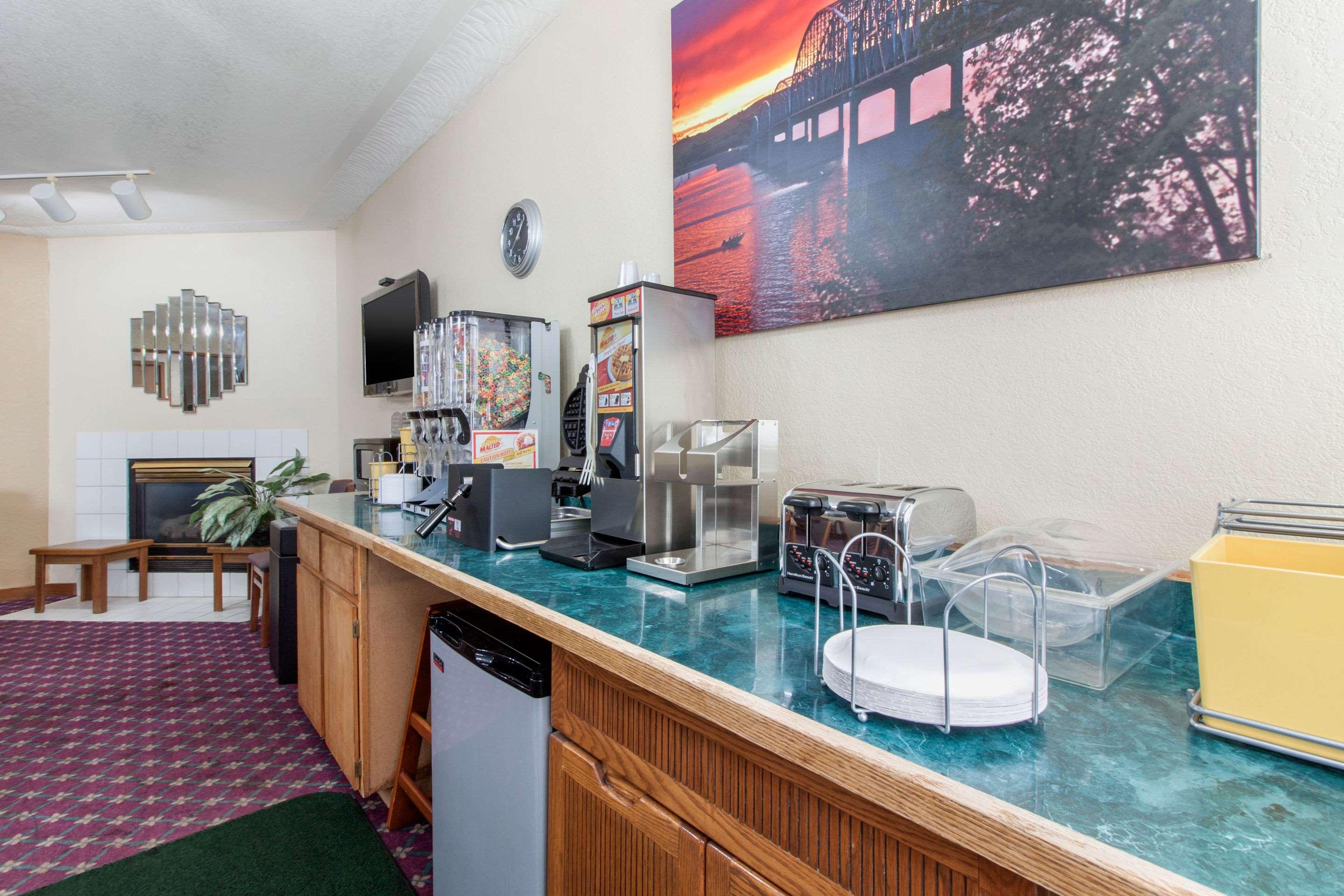Days Inn Chamberlain/Oacoma — photo 4