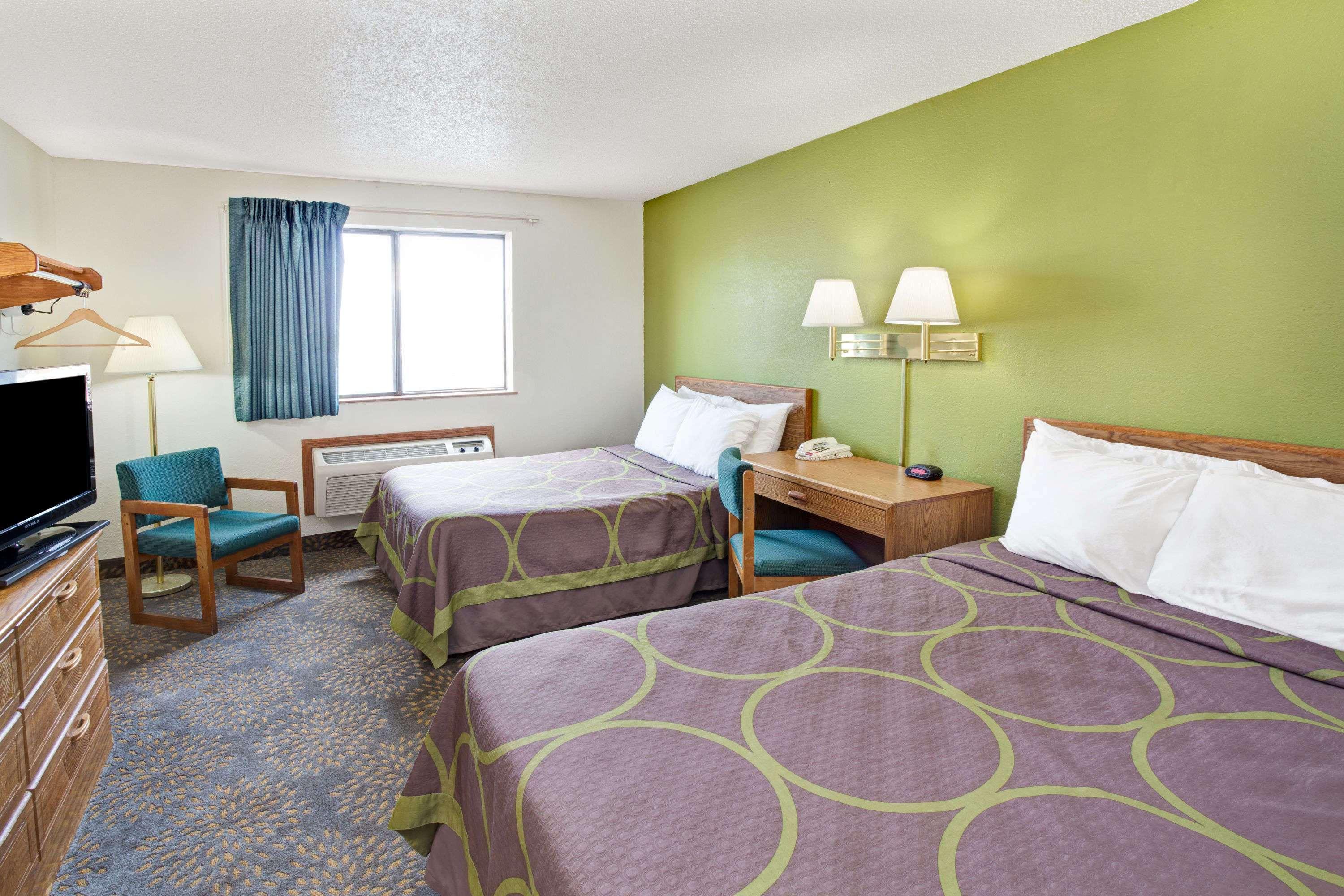 Super 8 by Wyndham Mokena/Frankfort /I-80 — photo 4