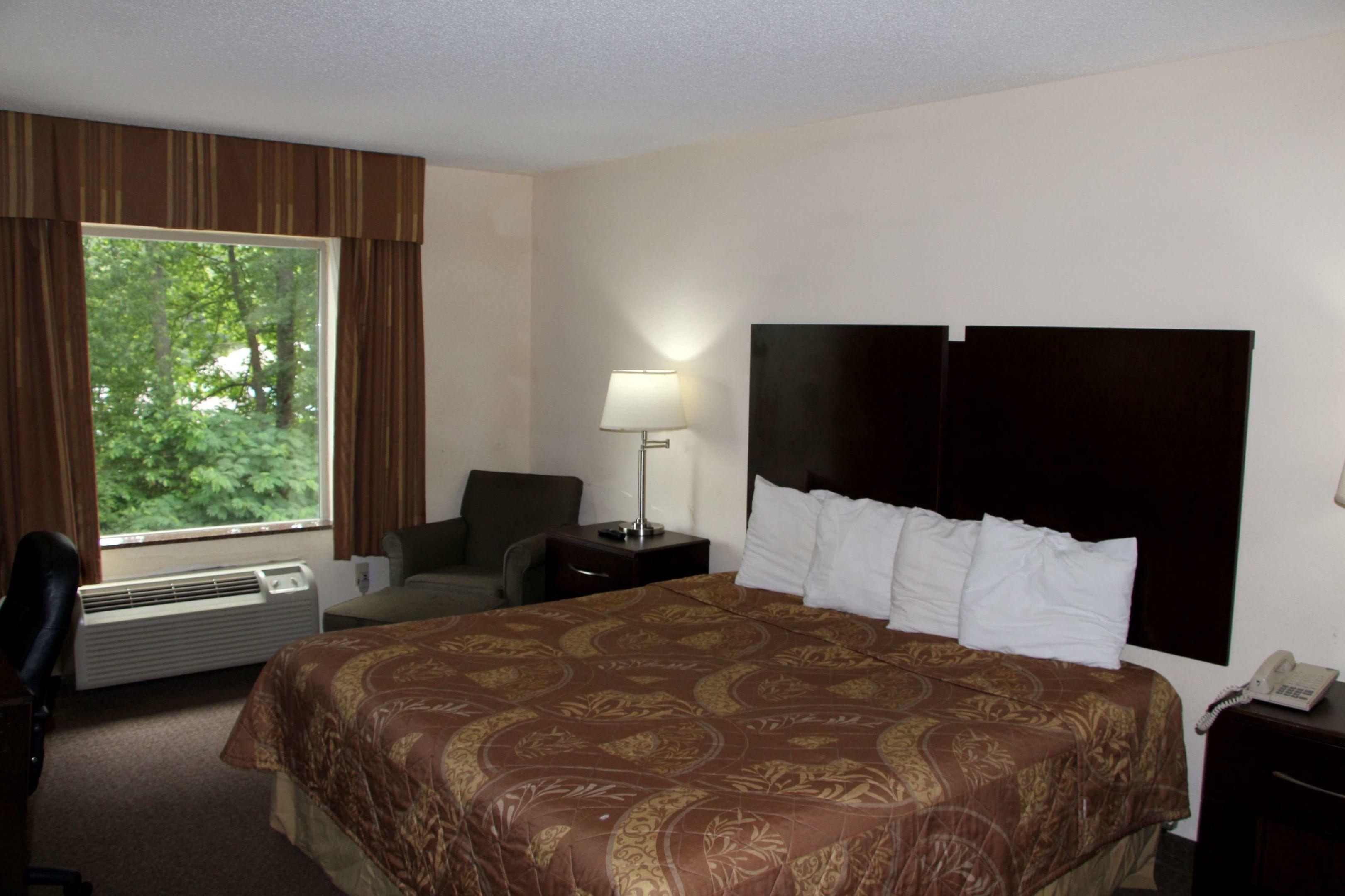 Jameson Inn Riverdale — photo 5