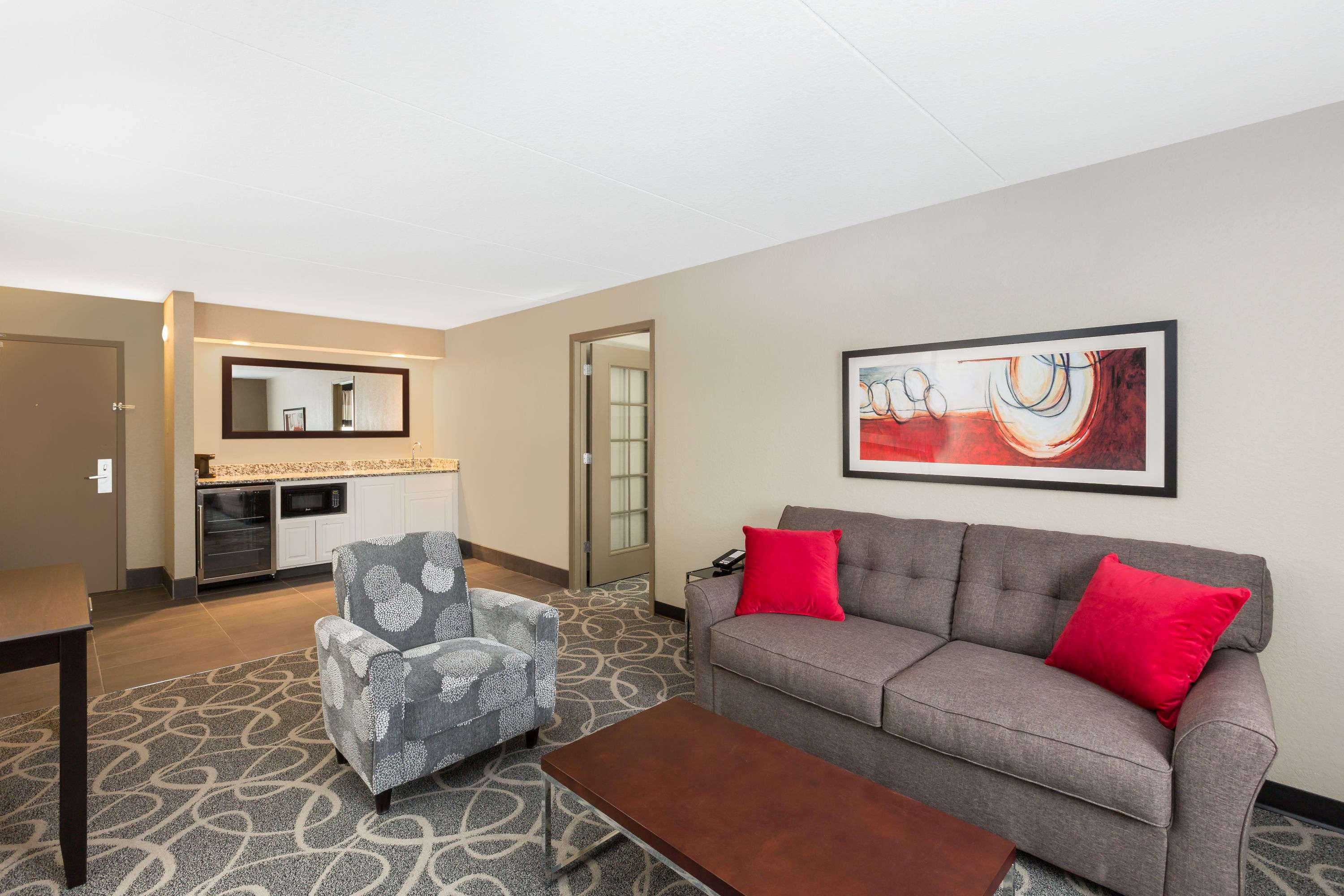 Ramada Des Moines Airport — photo 5