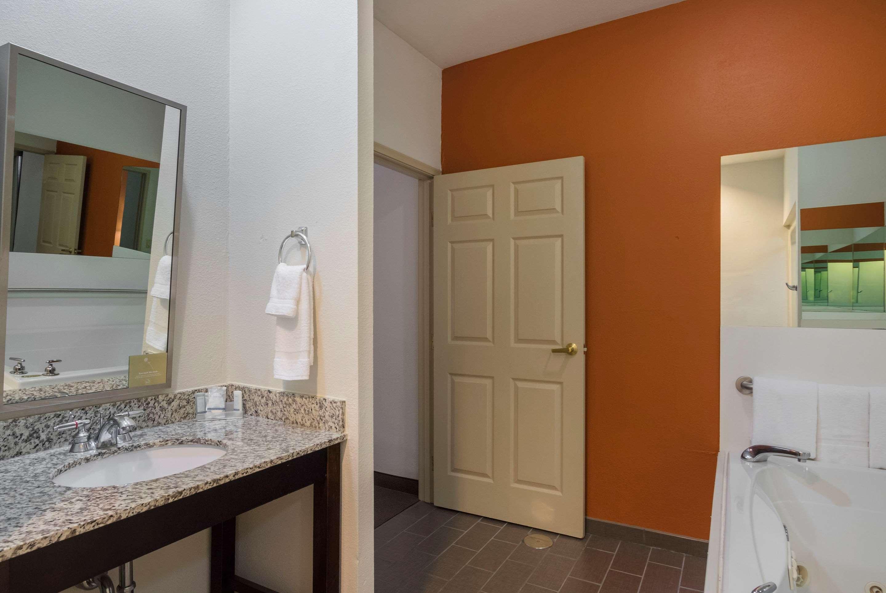 Sleep Inn & Suites — photo 5