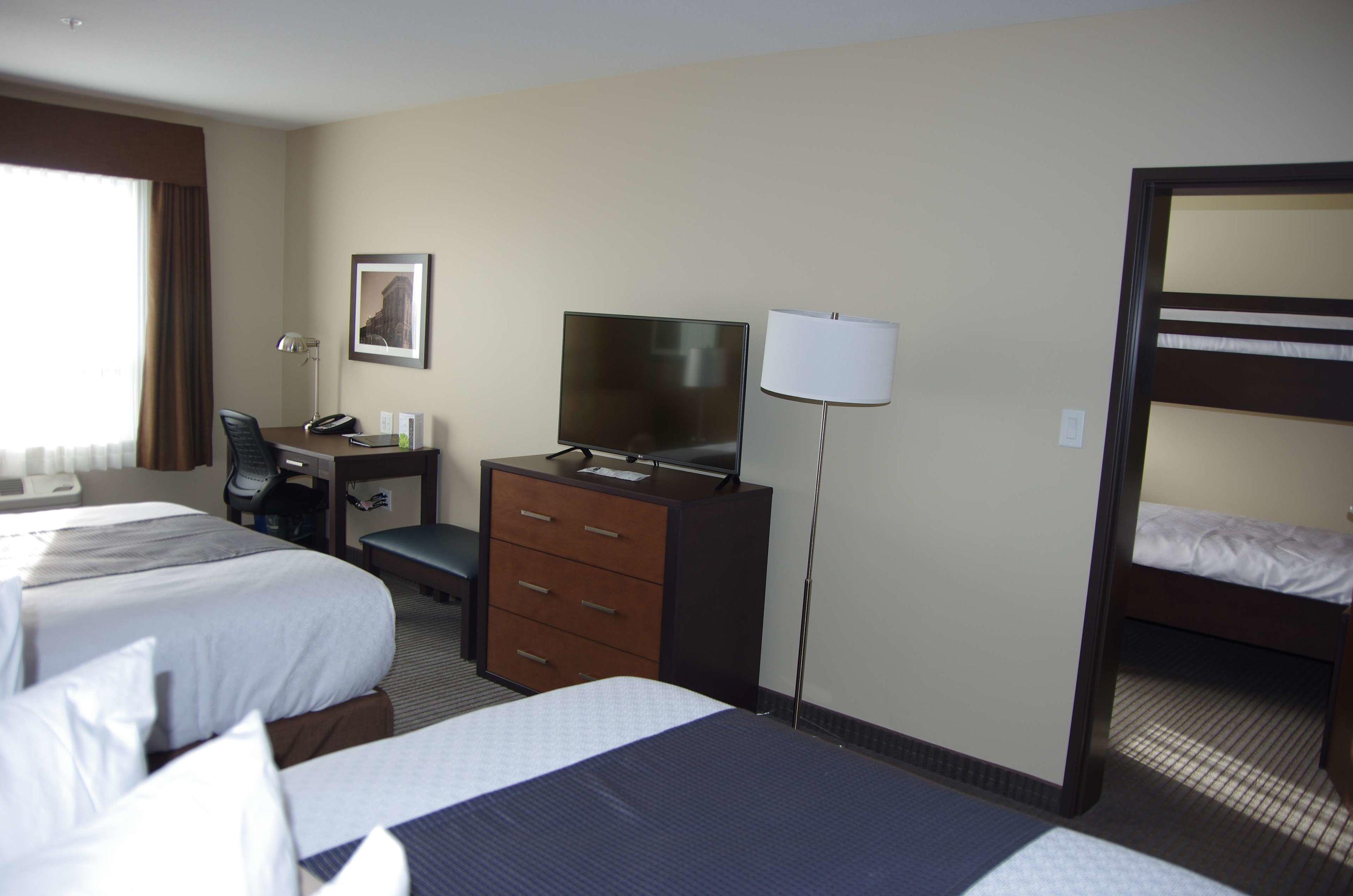 Best Western Plus Lacombe Inn & Suites — photo 4