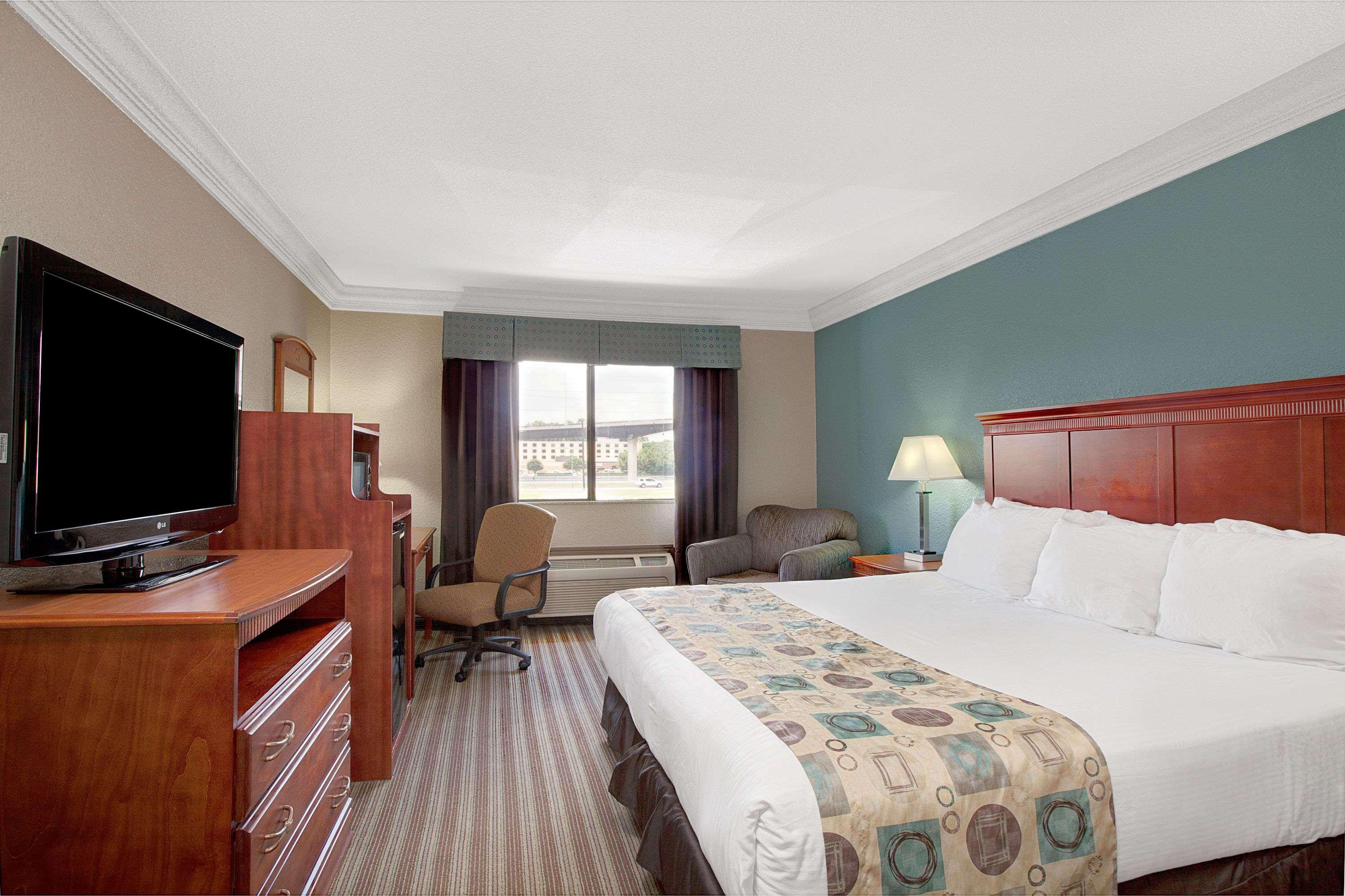 Ramada Houston Intercontinental Airport South — photo 5