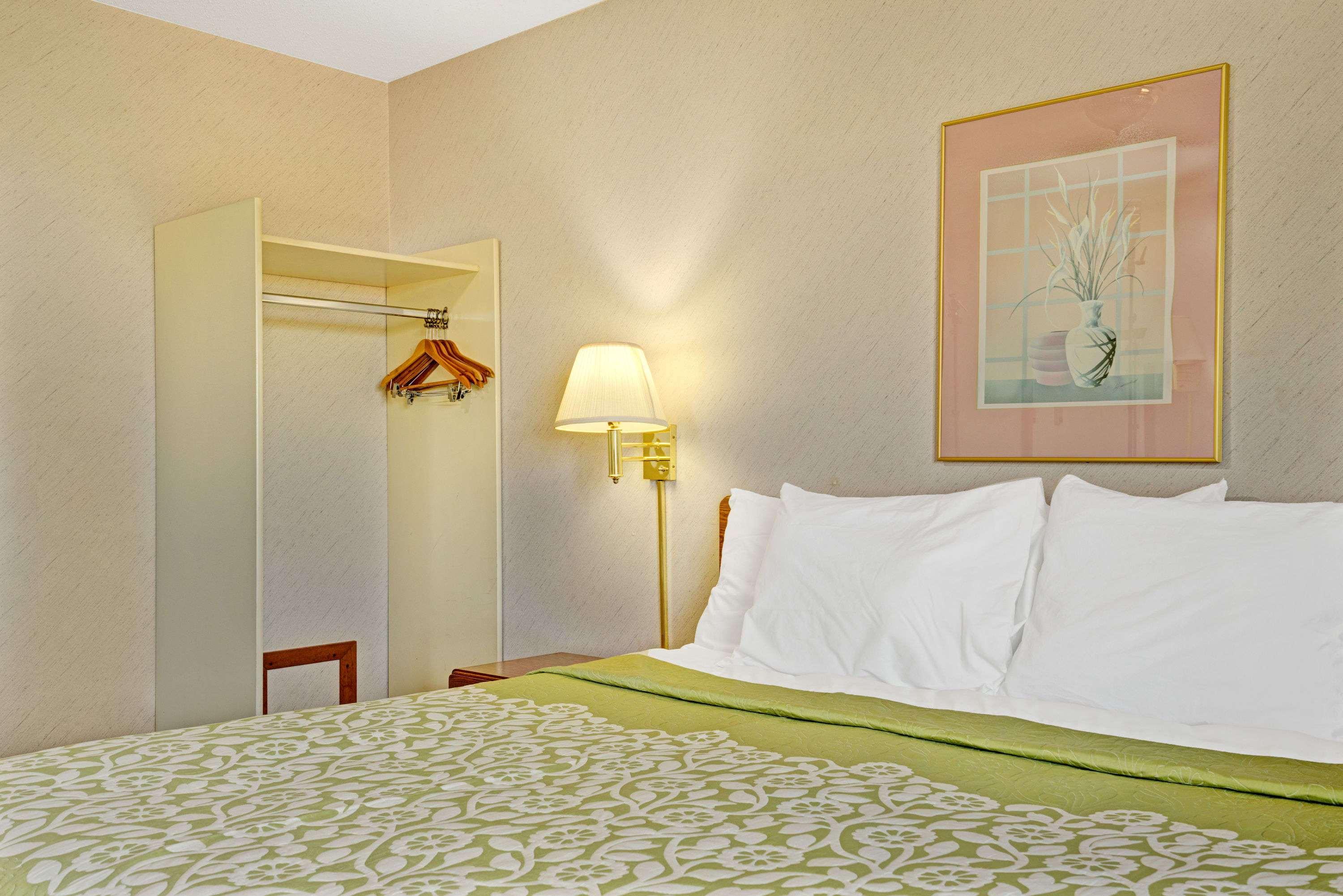 Days Inn by Wyndham Monticello — photo 3