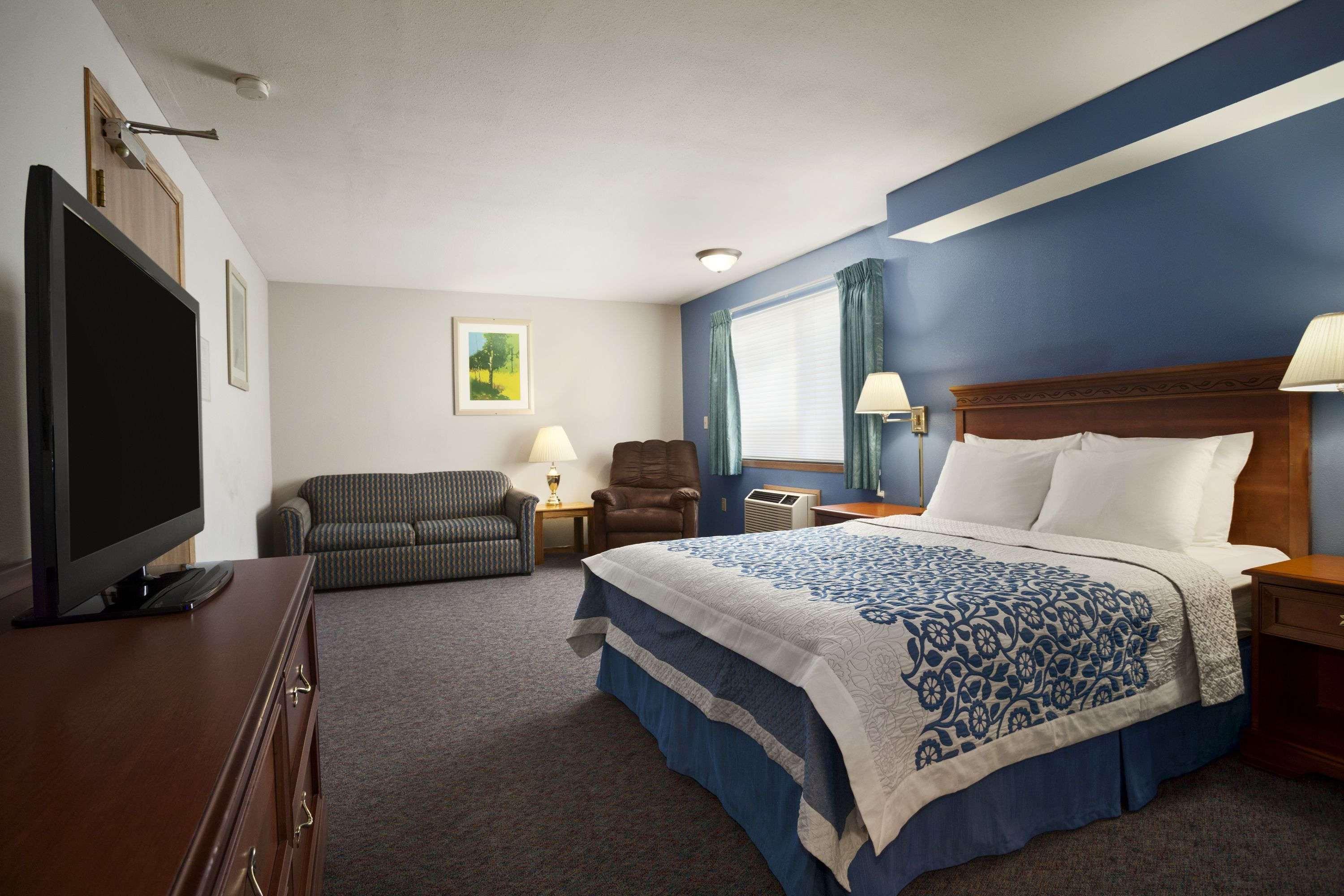 Days Inn by Wyndham Lacey Olympia Area — photo 4