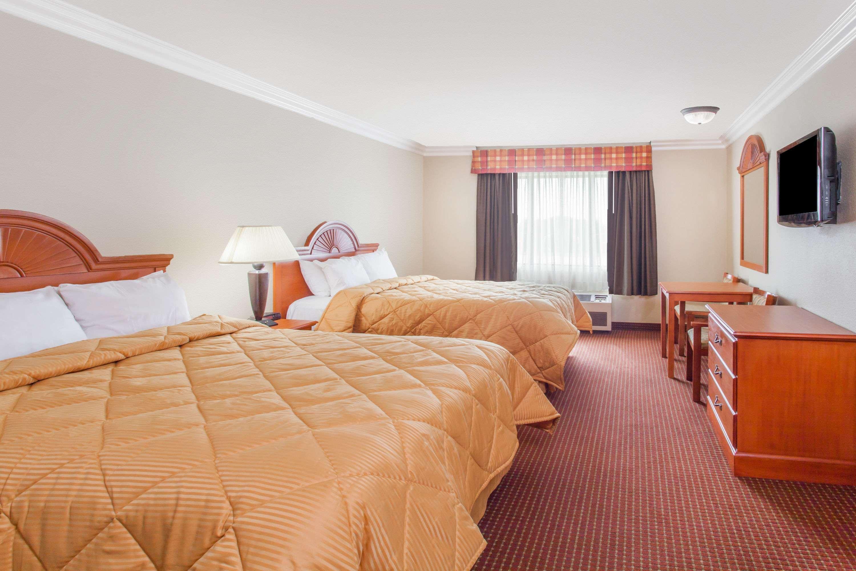 Days Inn Carlsbad — photo 5