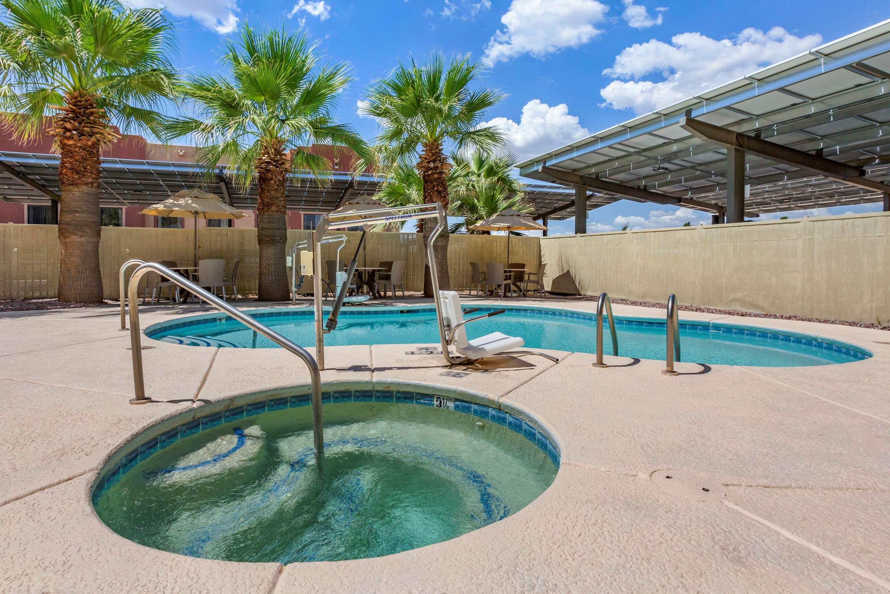 Comfort Inn & Suites Tucson