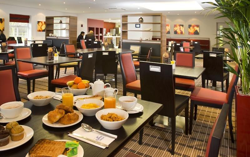 Holiday Inn Express Warwick - Stratford-upon-Avon — photo 4