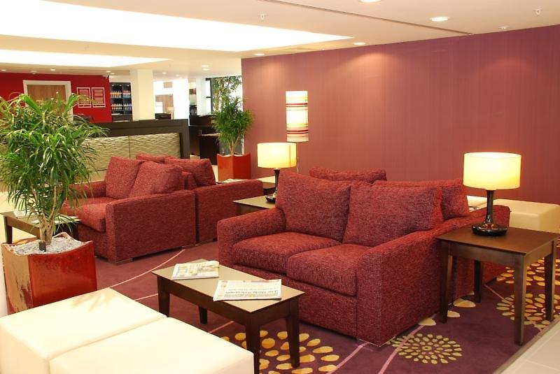 Courtyard London Gatwick Airport — photo 4