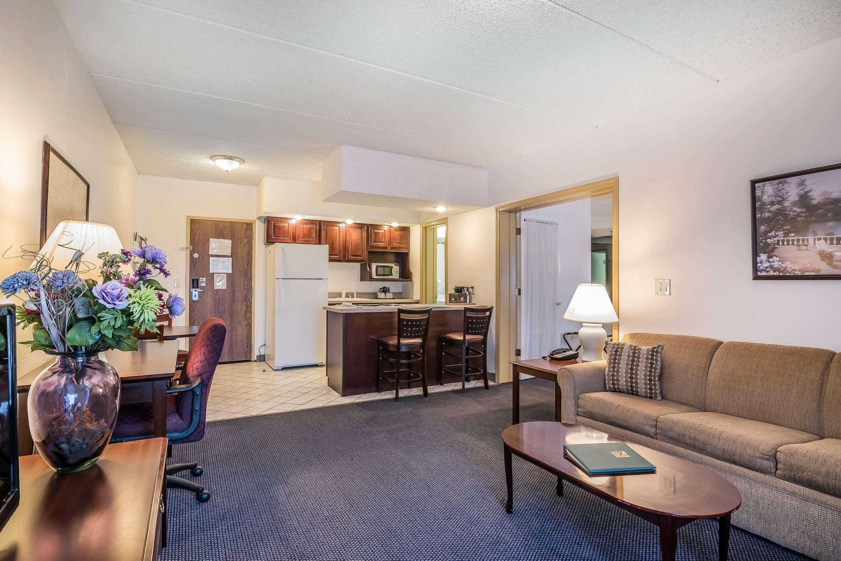 Quality Inn & Suites Albany Airport — photo 5
