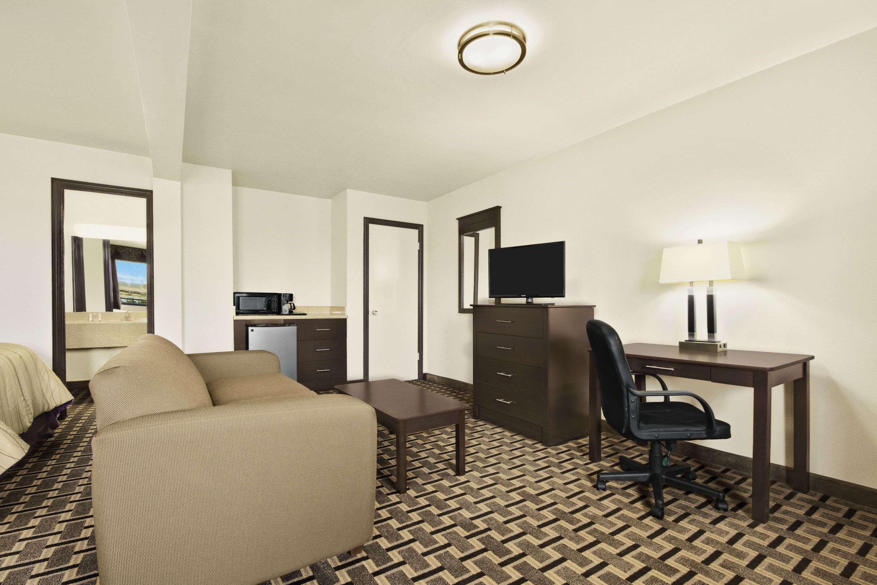 Super 8 by Wyndham Fort Worth TX — photo 4
