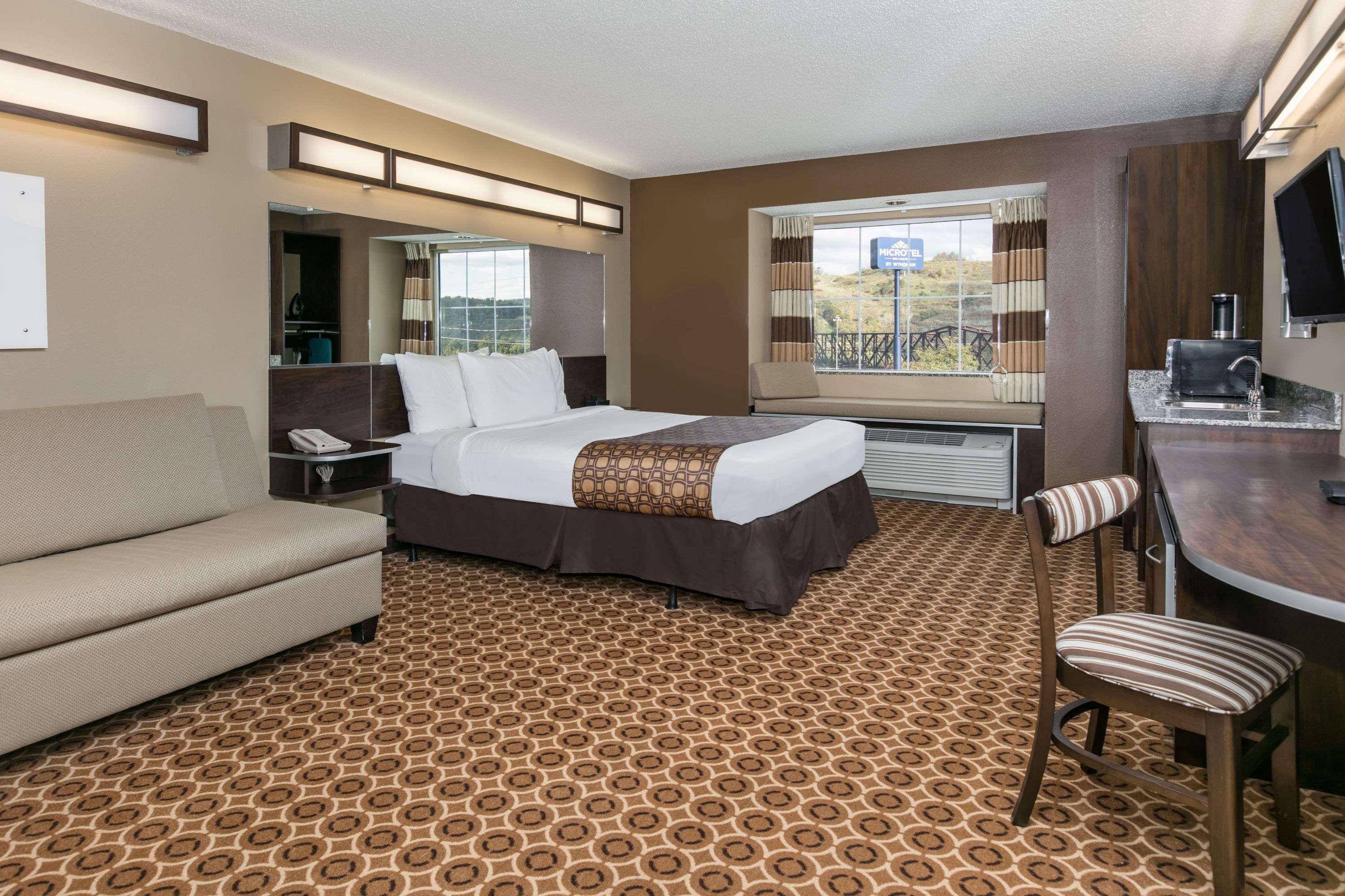 Microtel Inn & Suites by Wyndham Steubenville — photo 5