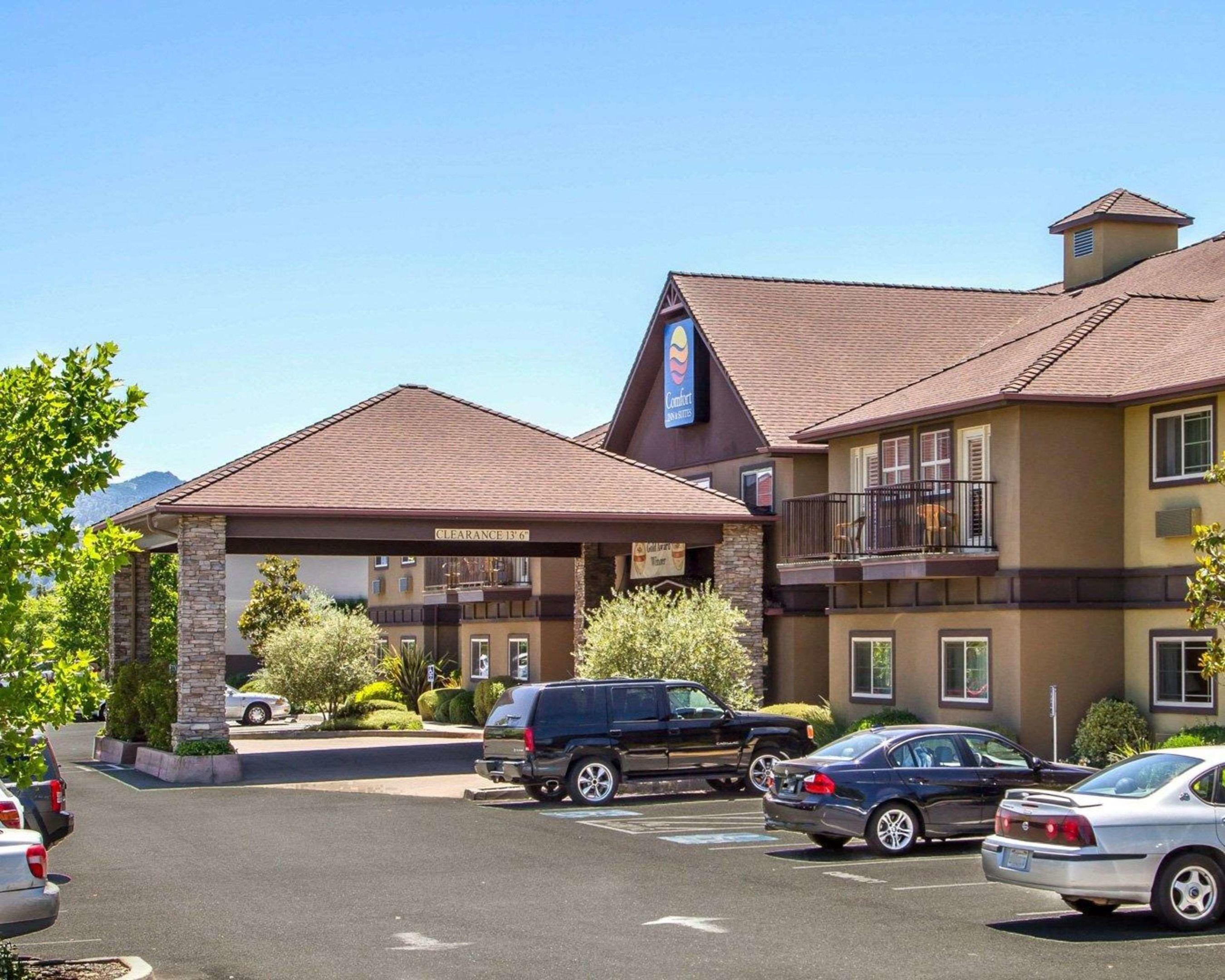 Comfort Inn & Suites — photo 3