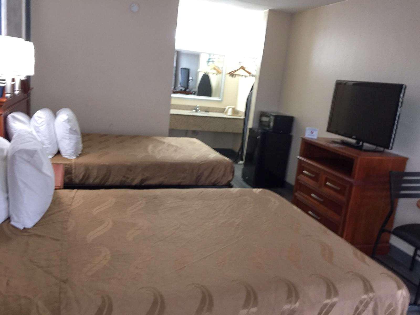 Americas Best Value Inn Tuscaloosa — photo 3