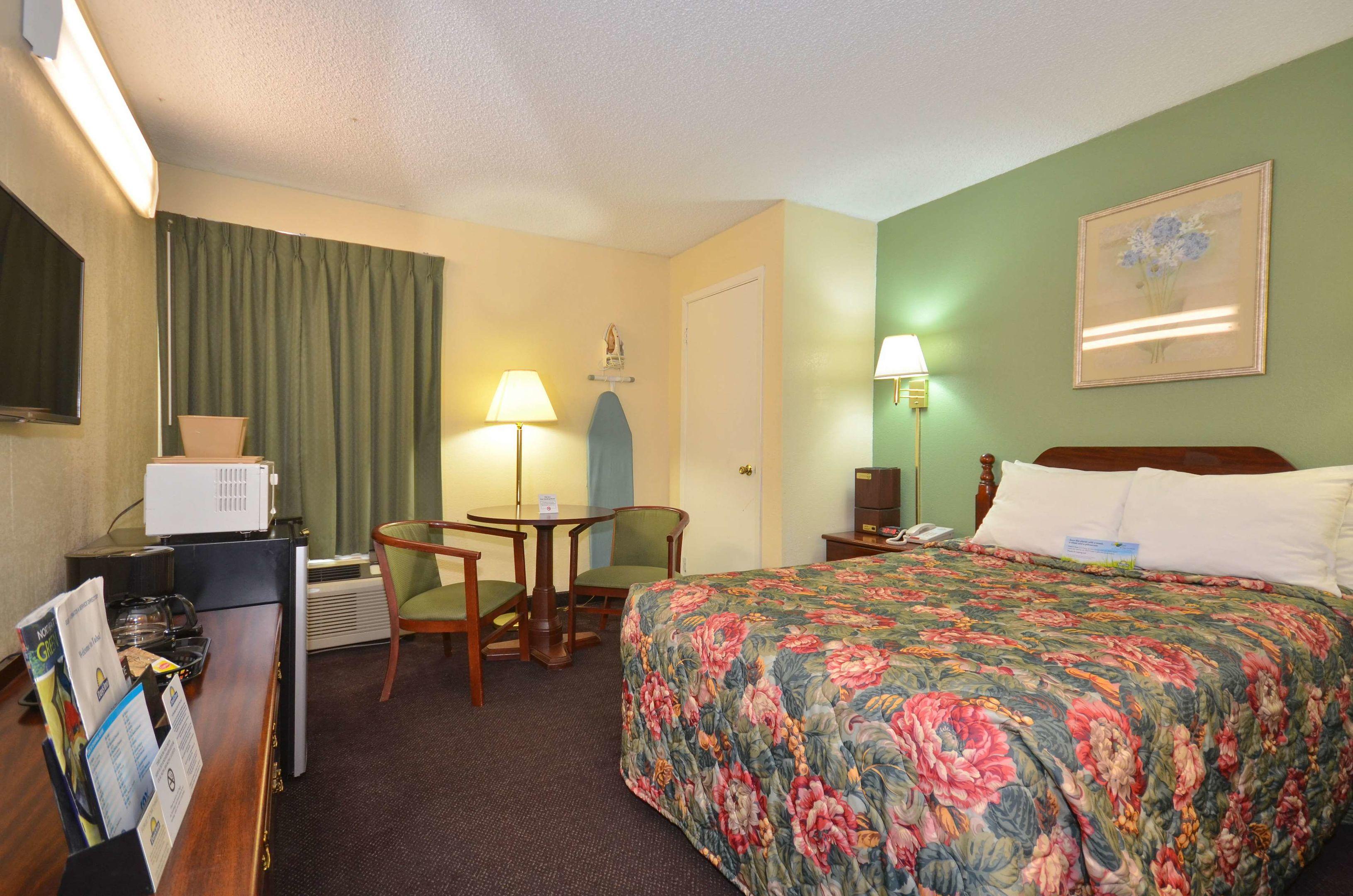 Days Inn Southern Hills/ORU — photo 5