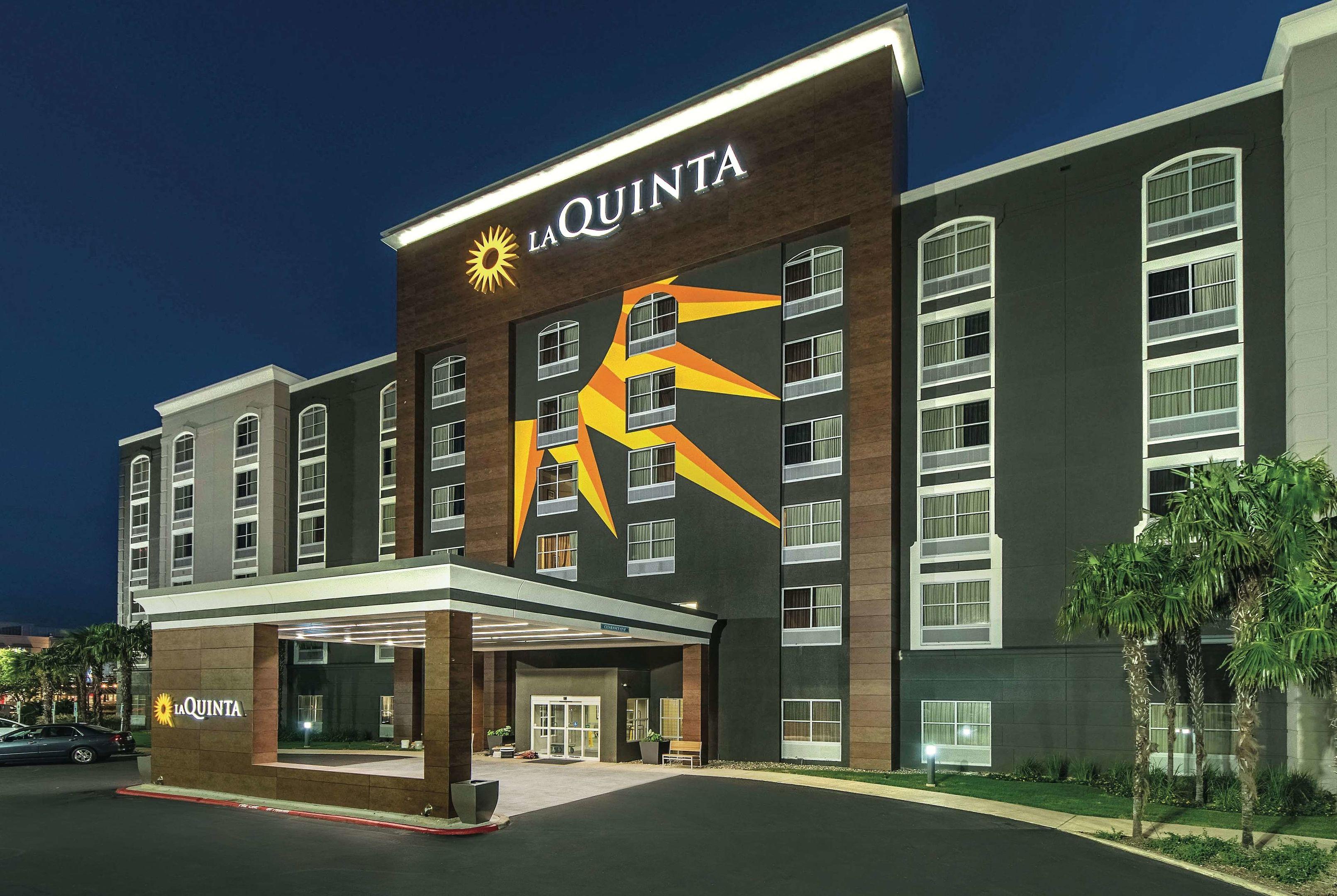 La Quinta Inn & Suites San Antonio Downtown — photo 4