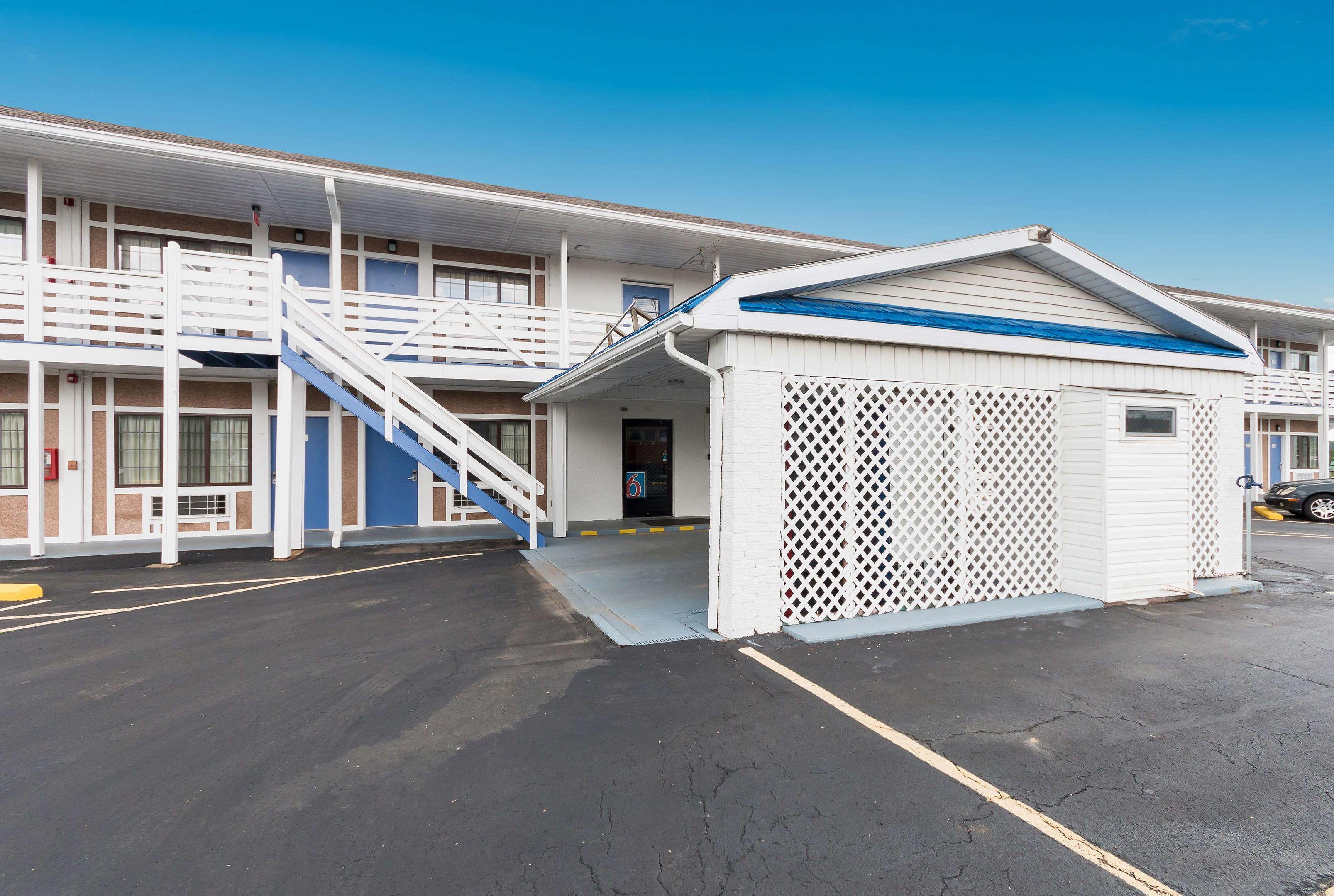 Motel 6 Parkersburg — photo 5