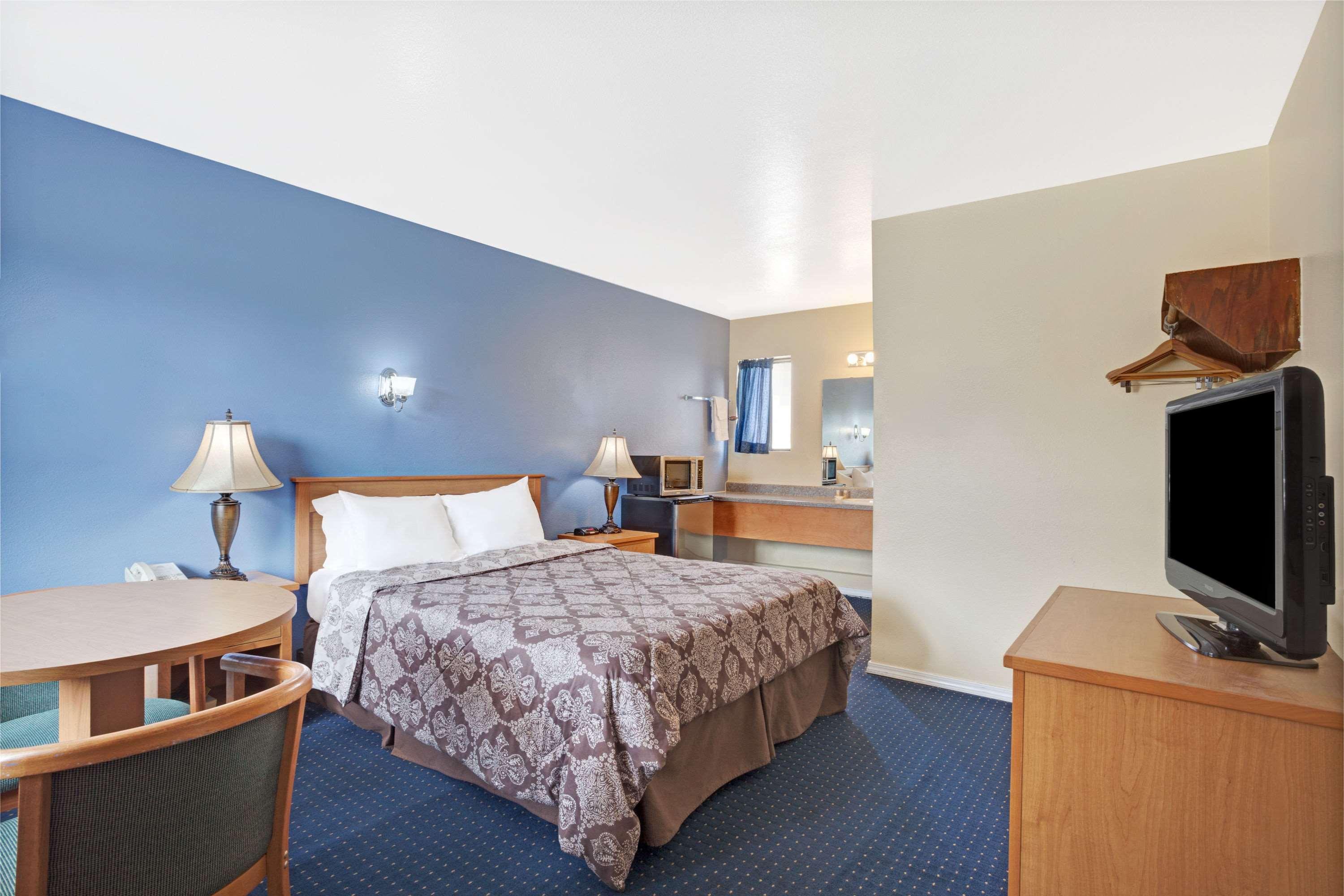 Days Inn Seattle North of Downtown — photo 4