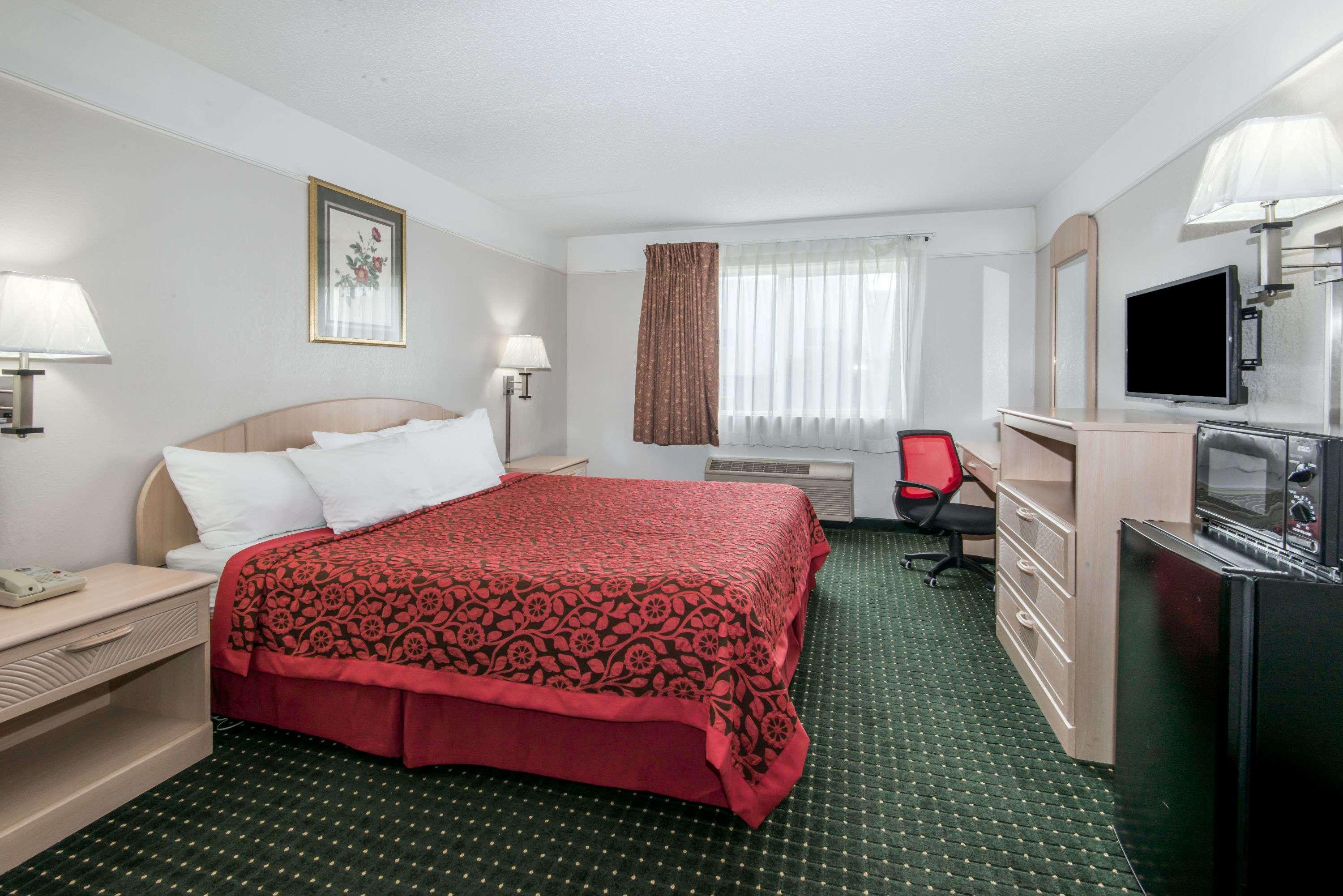Days Inn By Wyndham Kansas City International Airport — photo 4