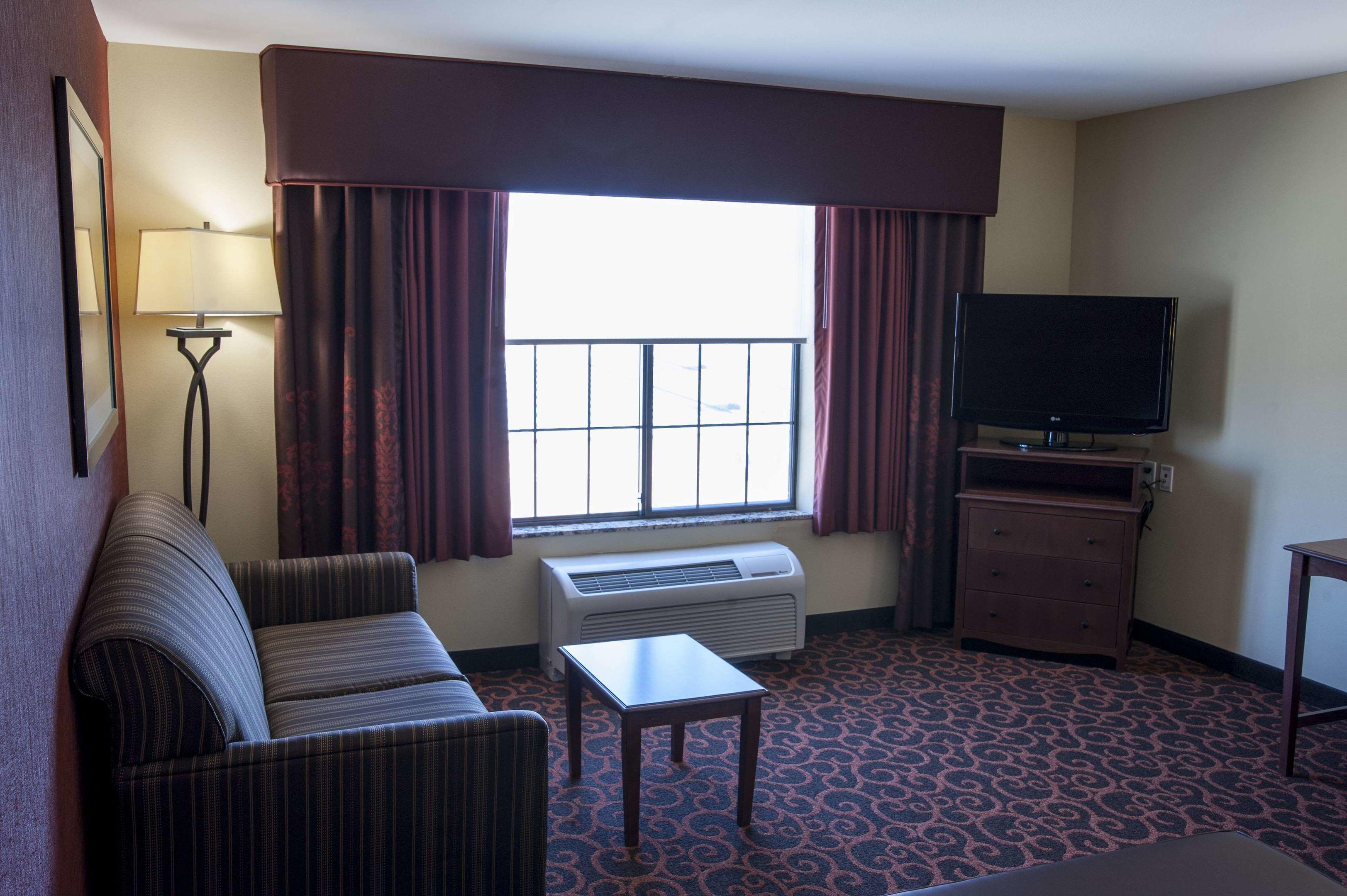 Hampton Inn & Suites Watertown — photo 4