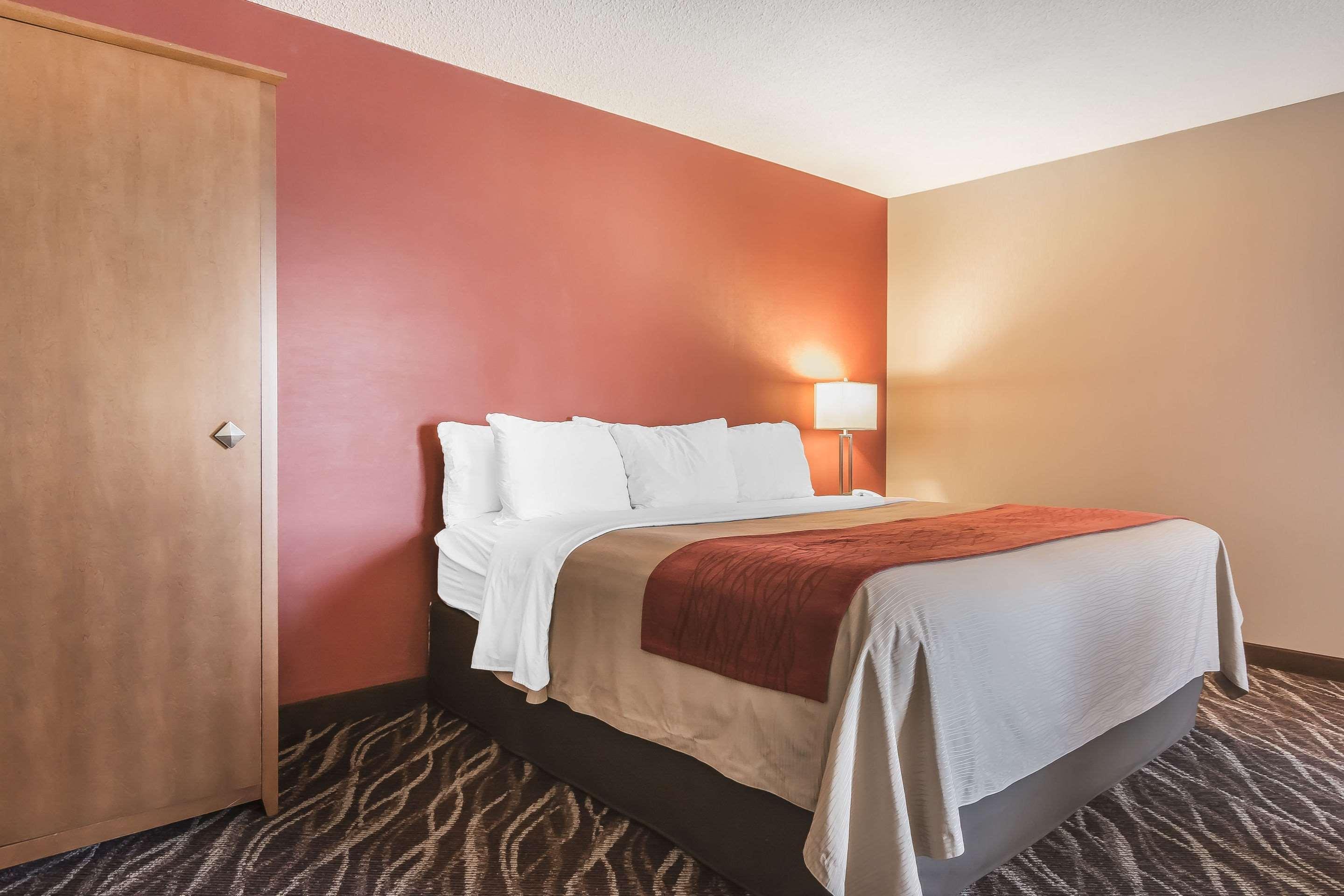 Comfort Inn Oshawa — photo 4
