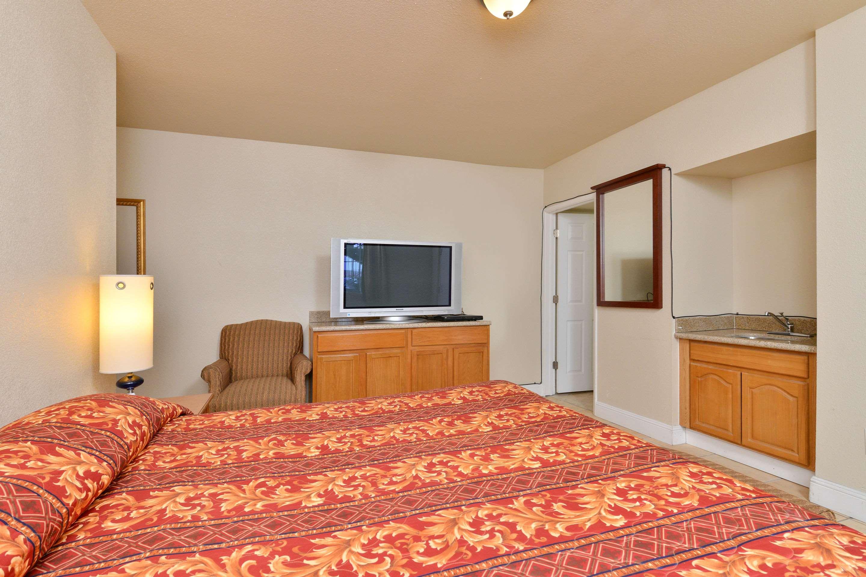 Rodeway Inn — photo 4