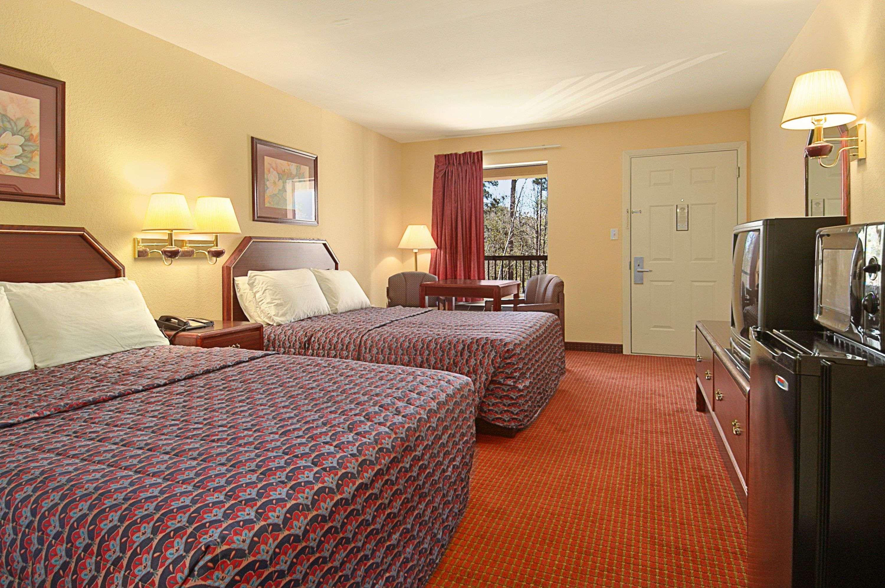 Days Inn by Wyndham Ocean Springs — photo 3