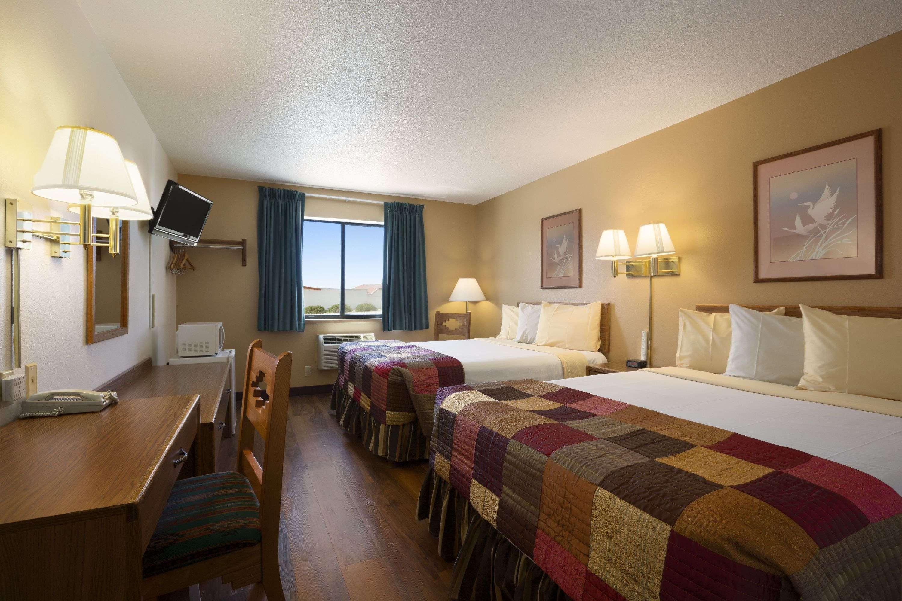 Super 8 by Wyndham Las Vegas — photo 4