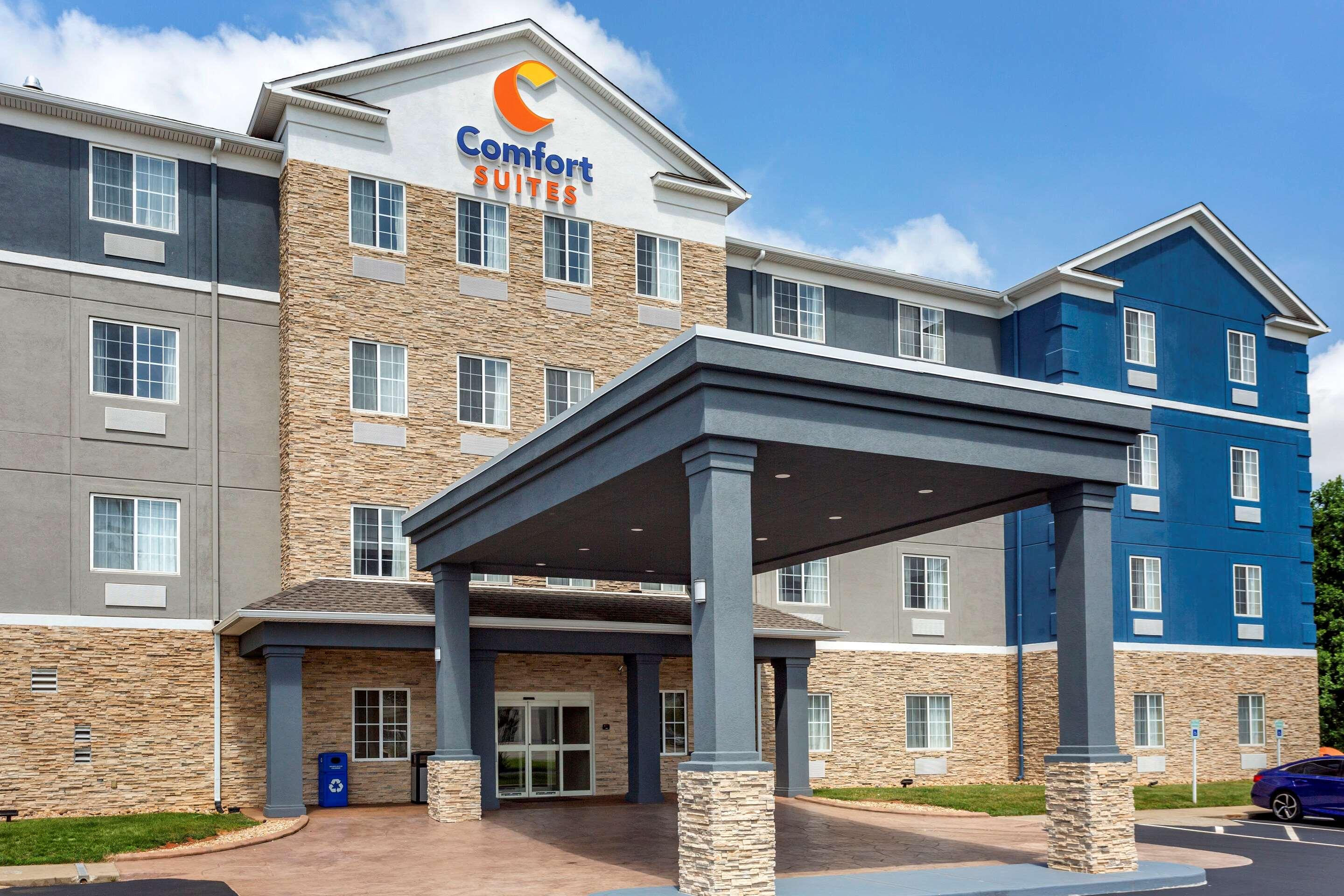 Comfort Suites — photo 4