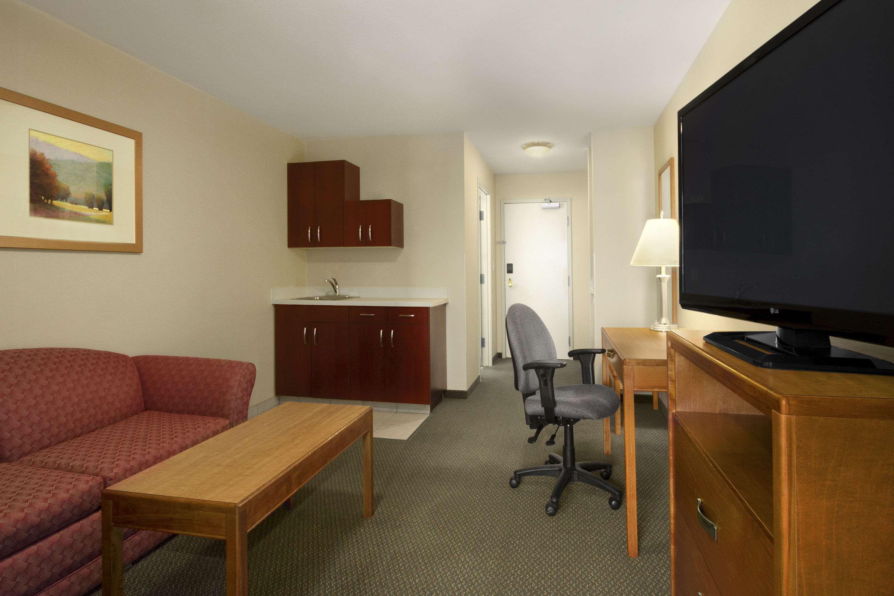 Days Inn Edmonton South — photo 5