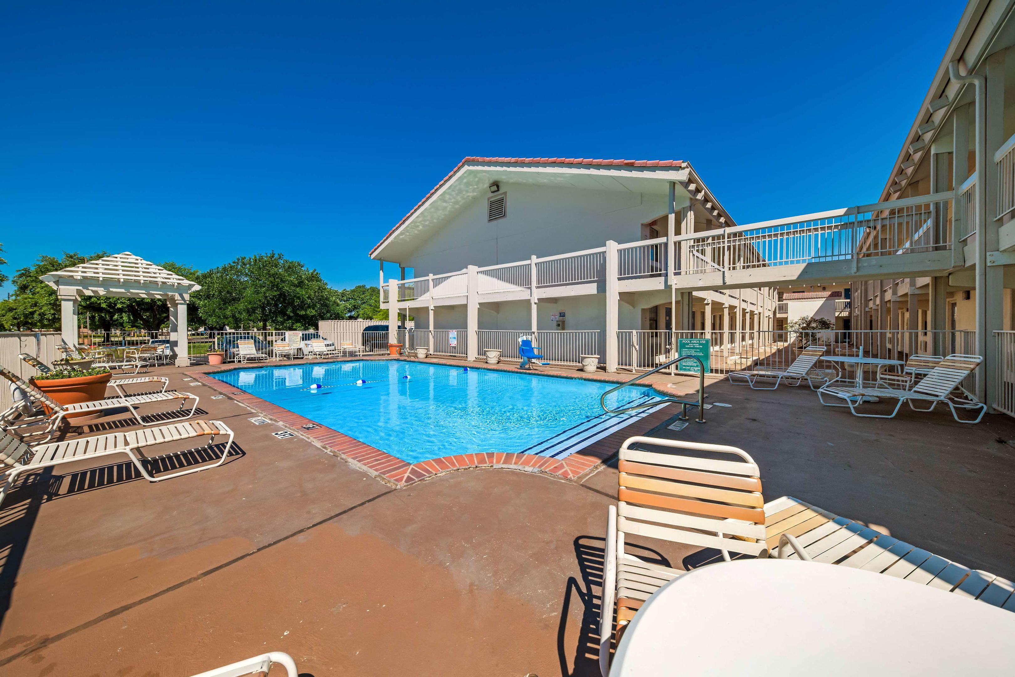 La Quinta Inn Dallas Northwest-Farmers Branch — photo 4