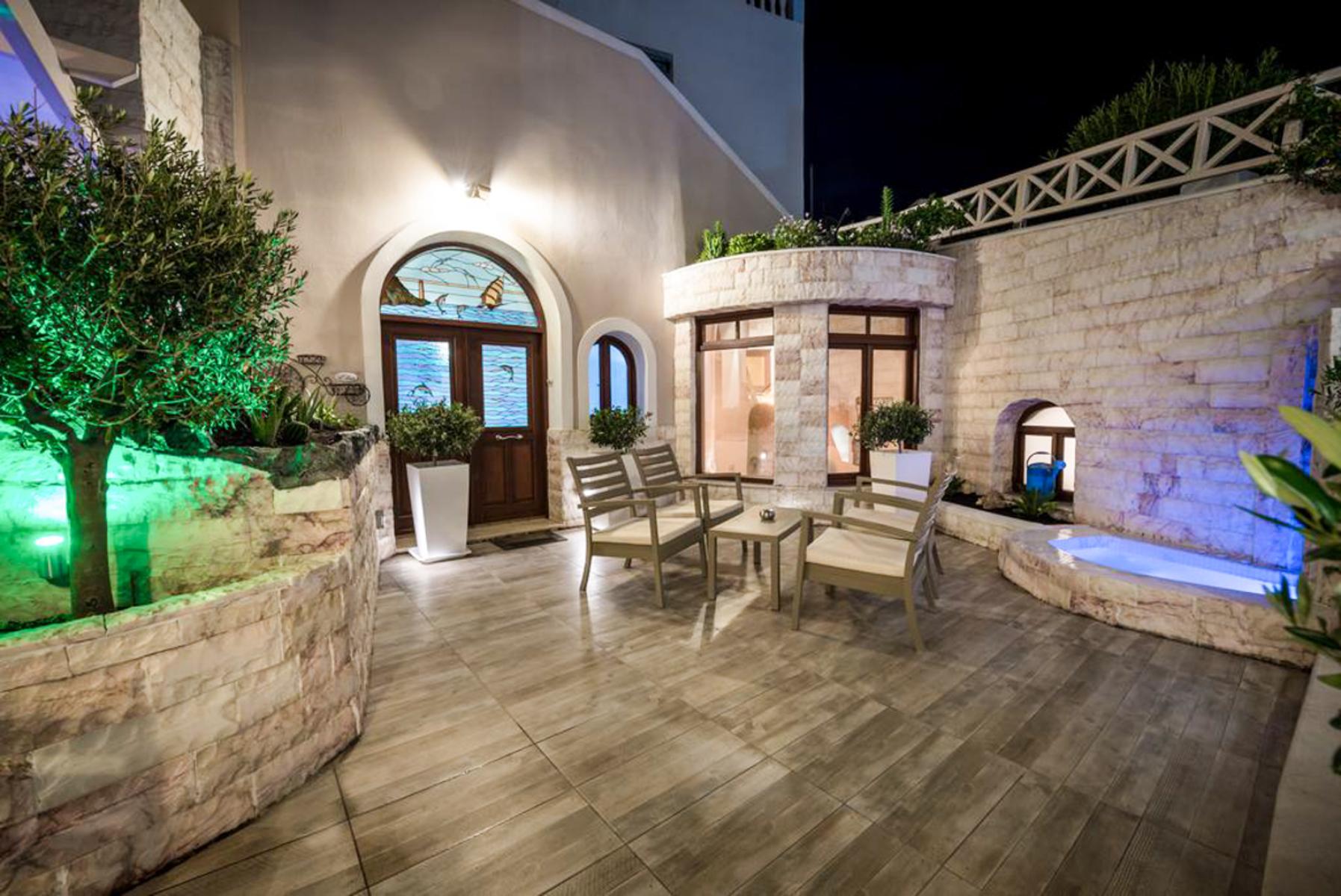 Santorini Suite Home — photo 4
