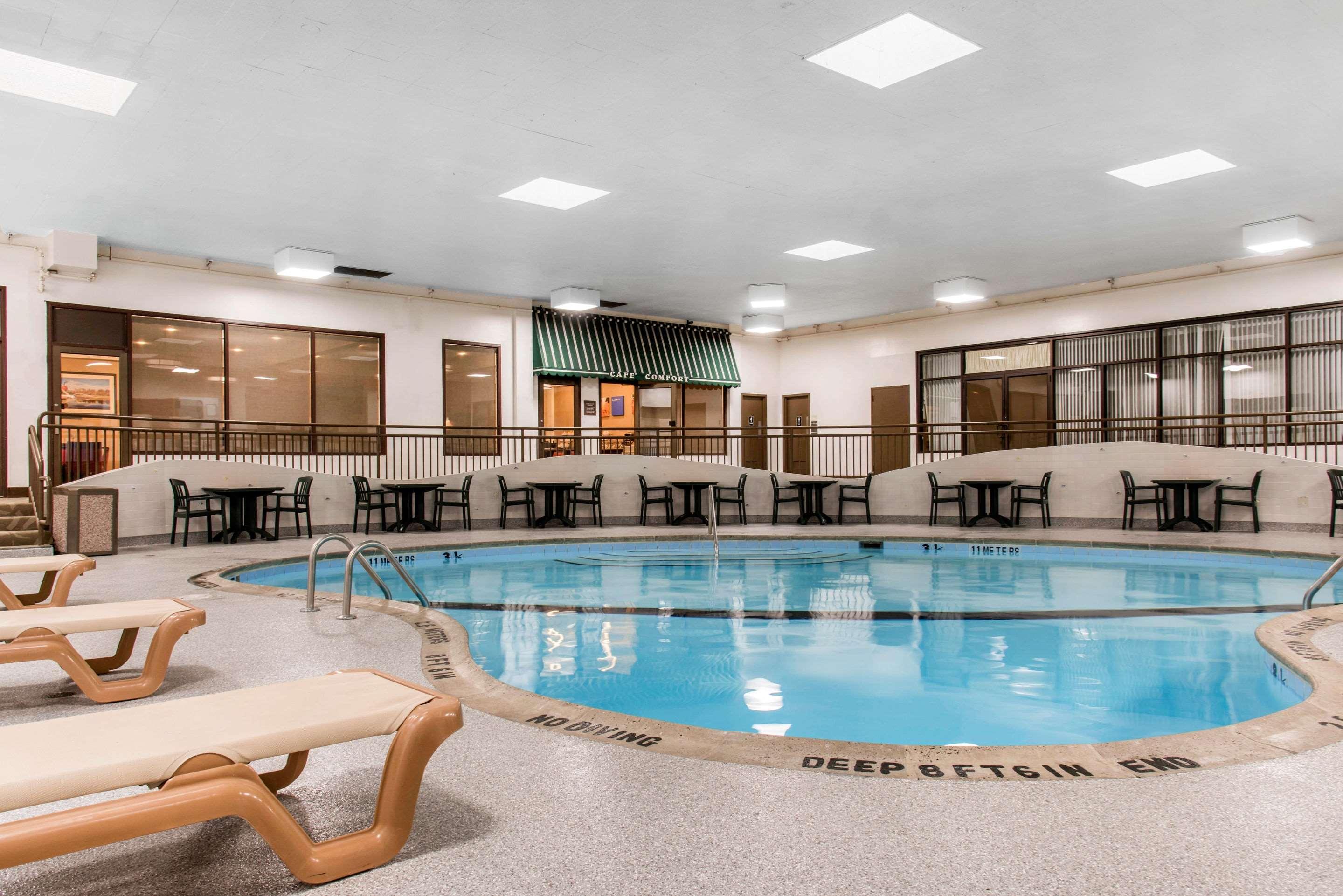 Comfort Inn Airport — photo 4