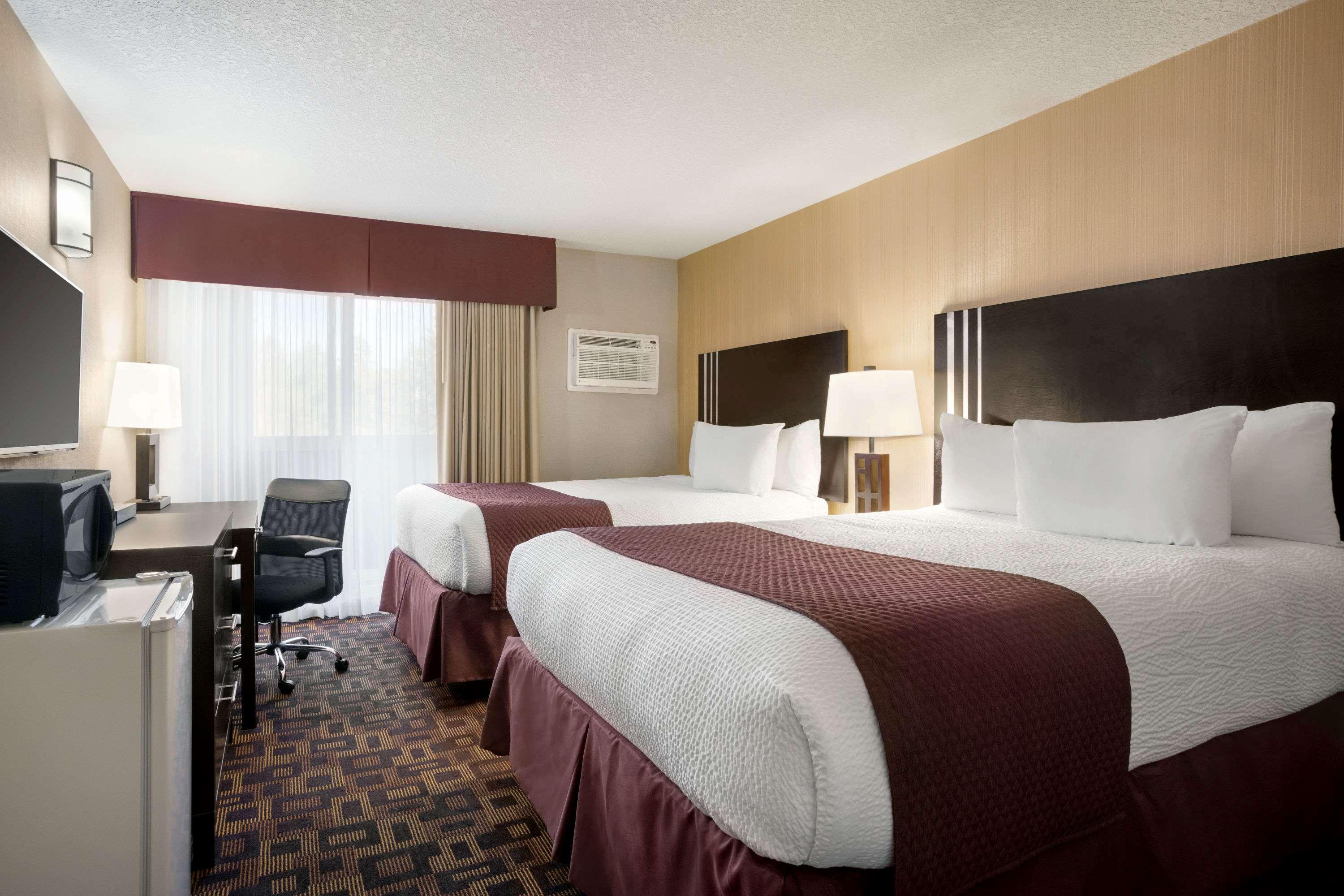 Days Inn Sylvan Lake — photo 5