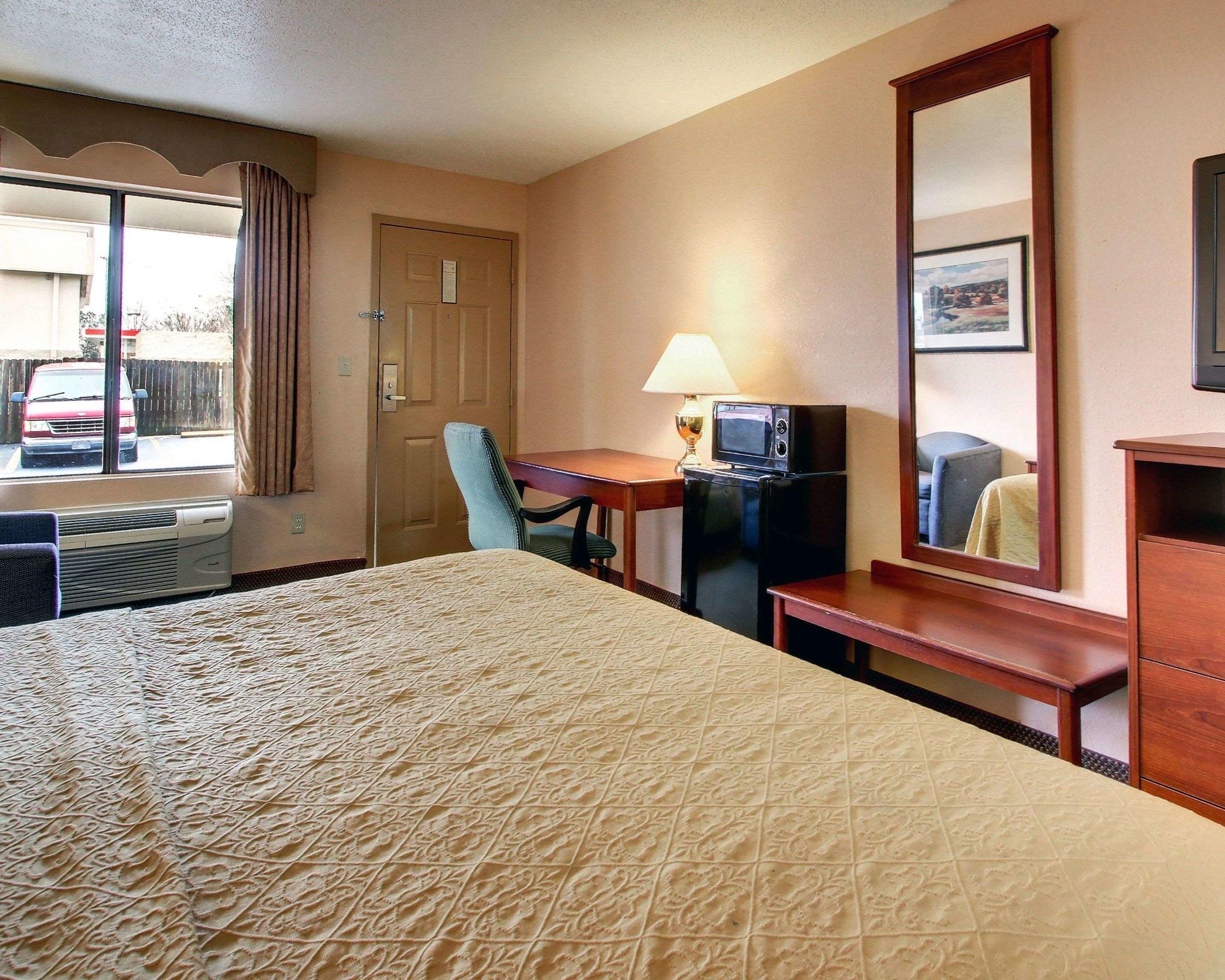 Rodeway Inn North — photo 5