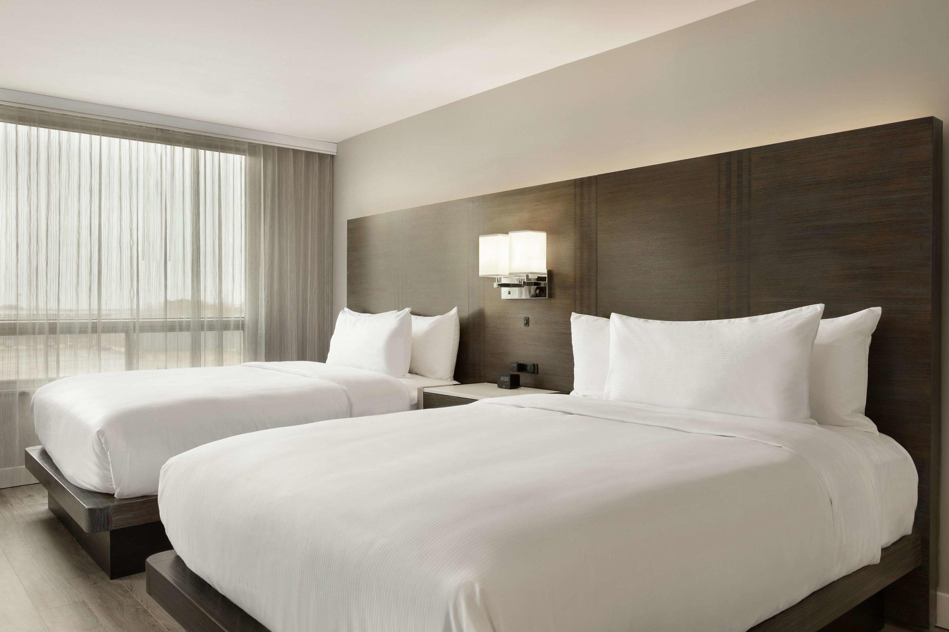 Embassy Suites by Hilton Montreal Airport — photo 4