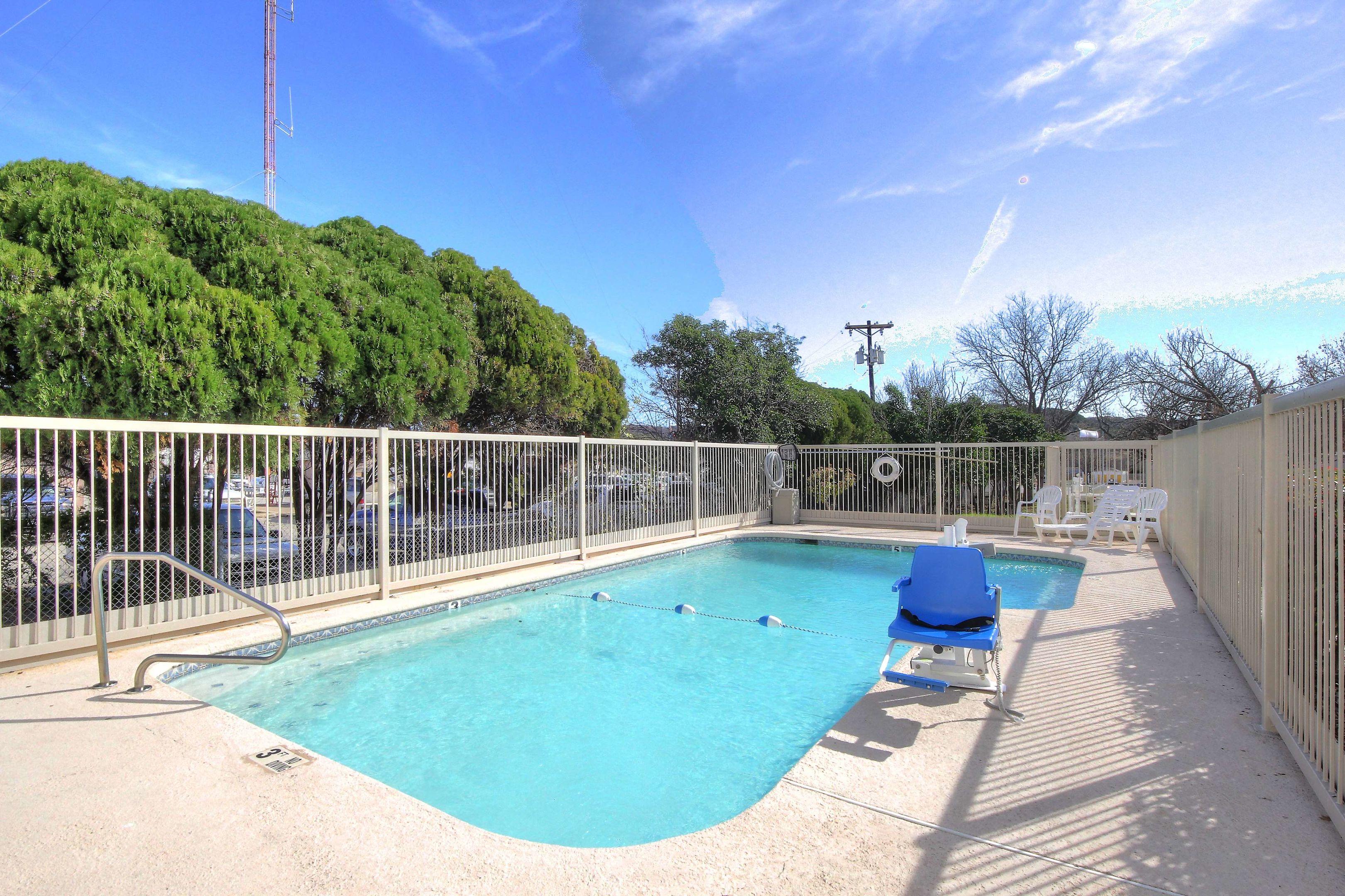 Motel 6 Kerrville — photo 4