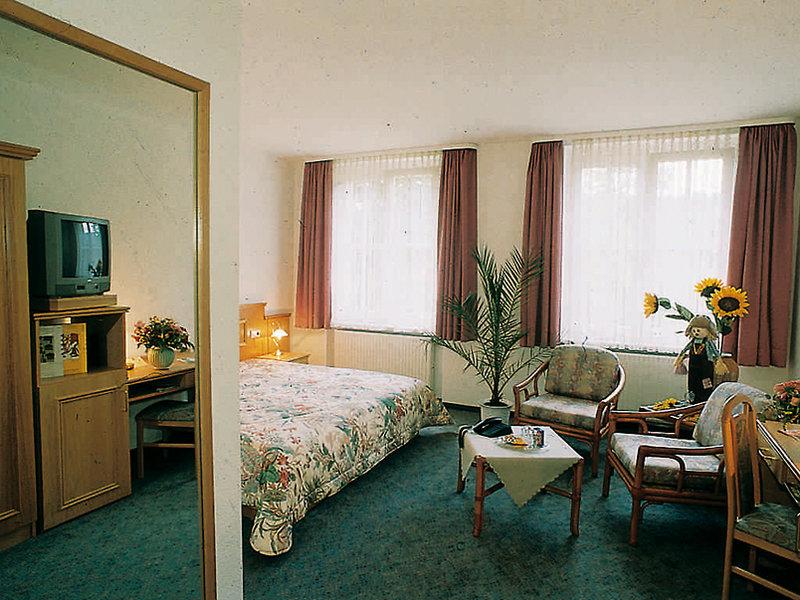 Land- und Golfhotel Alte Fliegerschule — photo 5