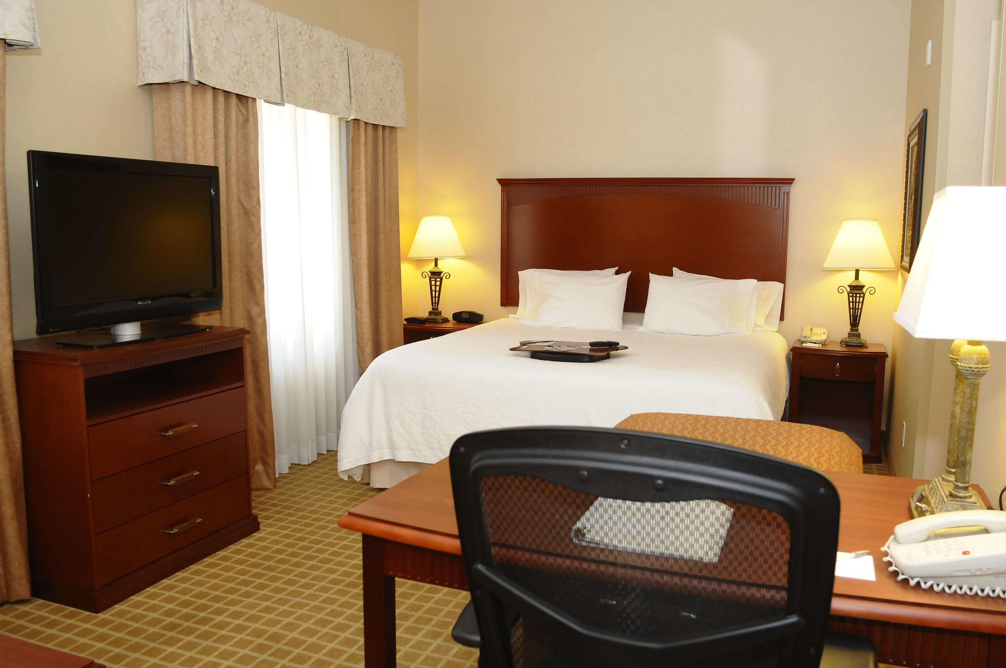 Hampton Inn & Suites Redding — photo 4