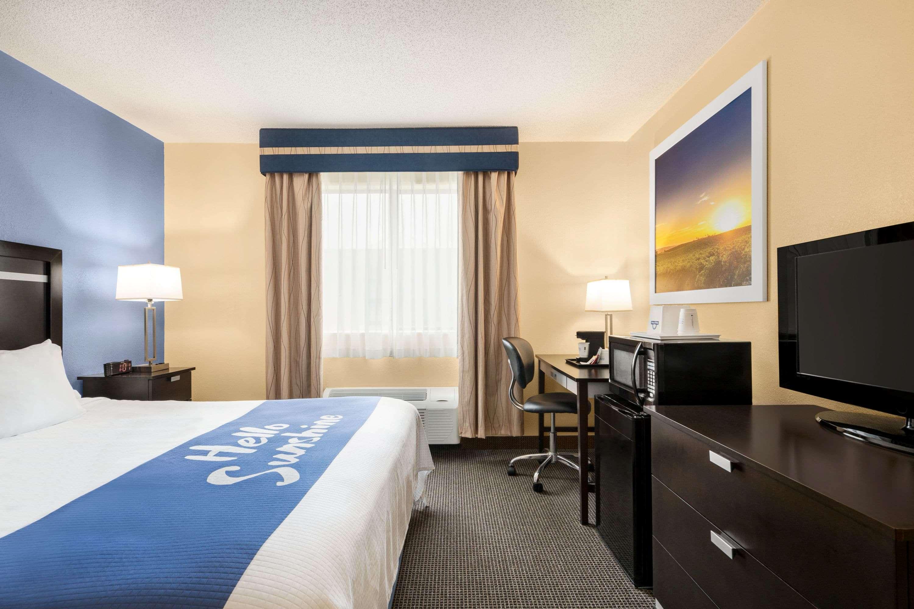 Days Inn Auburn/Finger Lakes Region — photo 5