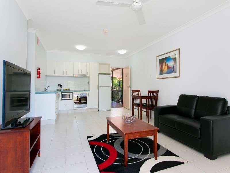 Cairns City Palms — photo 5