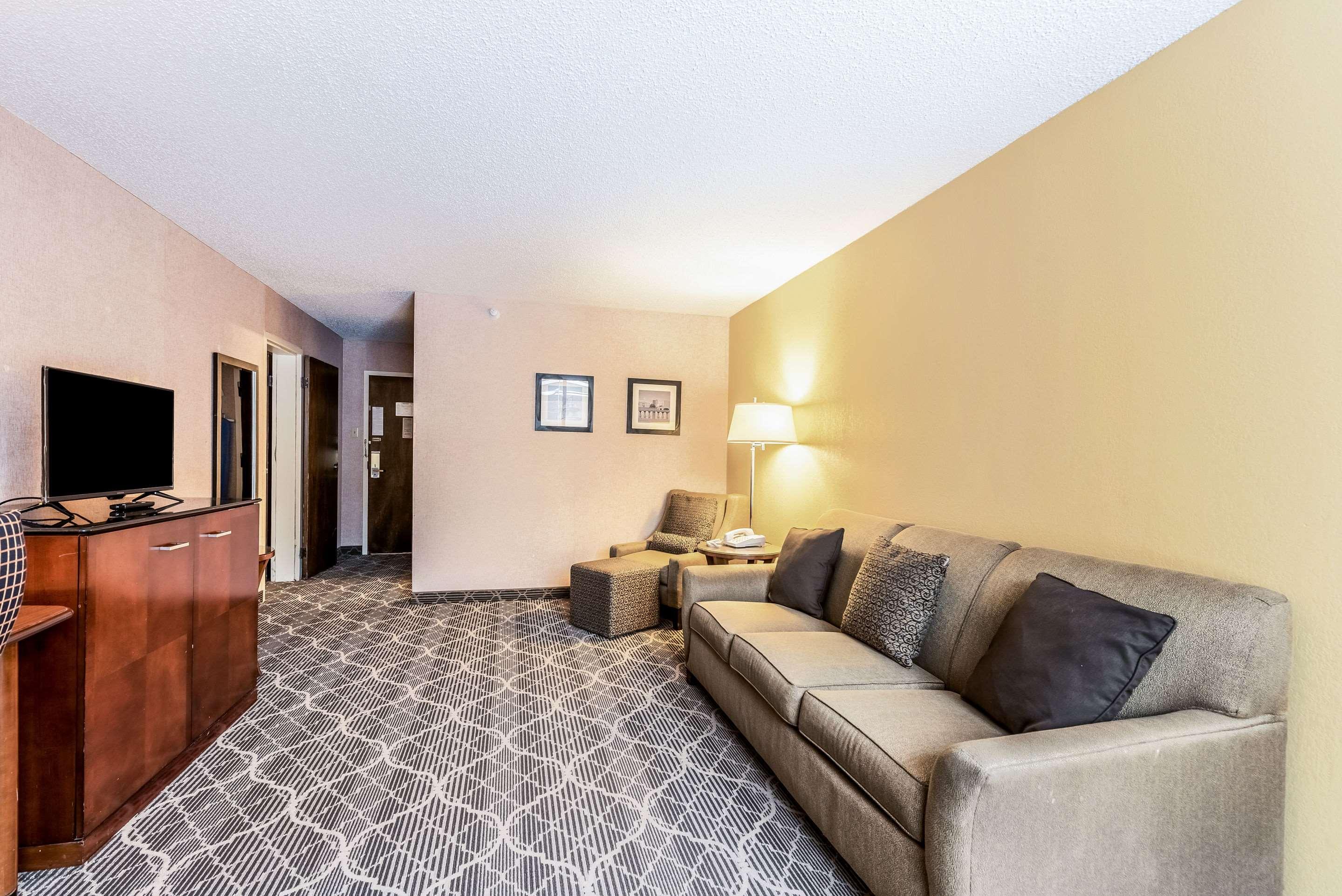 Quality Inn & Suites — photo 3