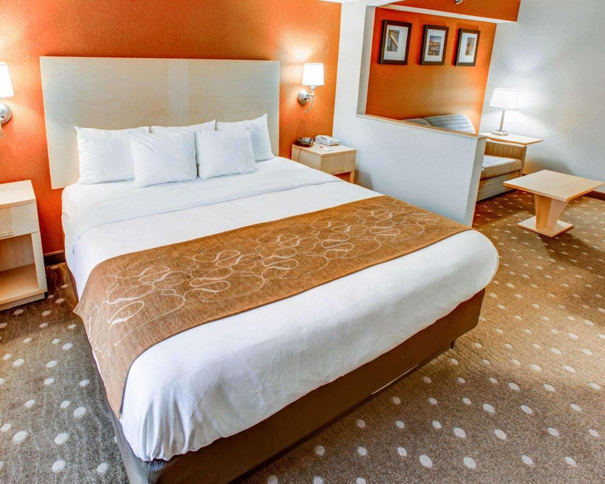 Comfort Suites — photo 5