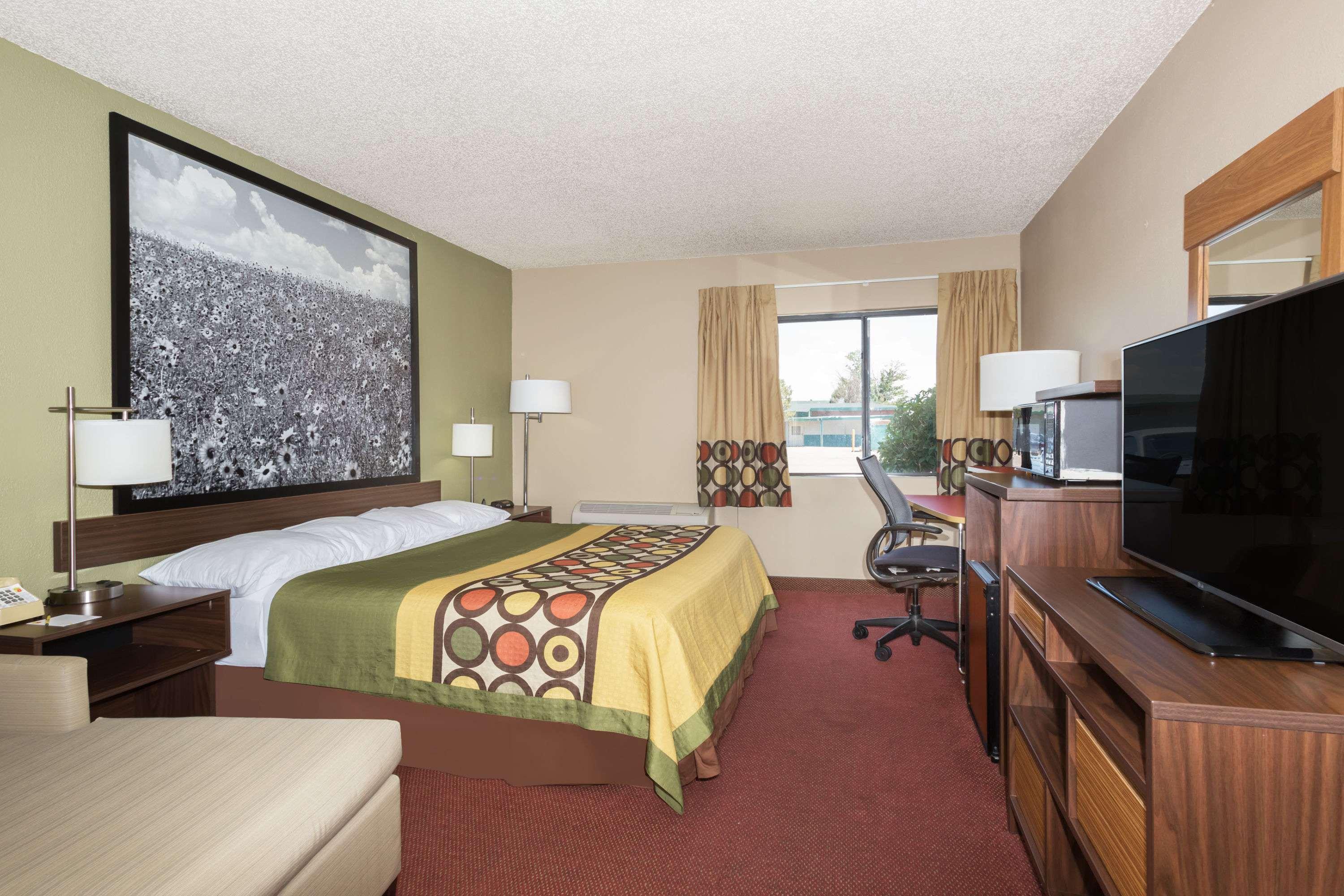 Super 8 by Wyndham Sterling CO — photo 4