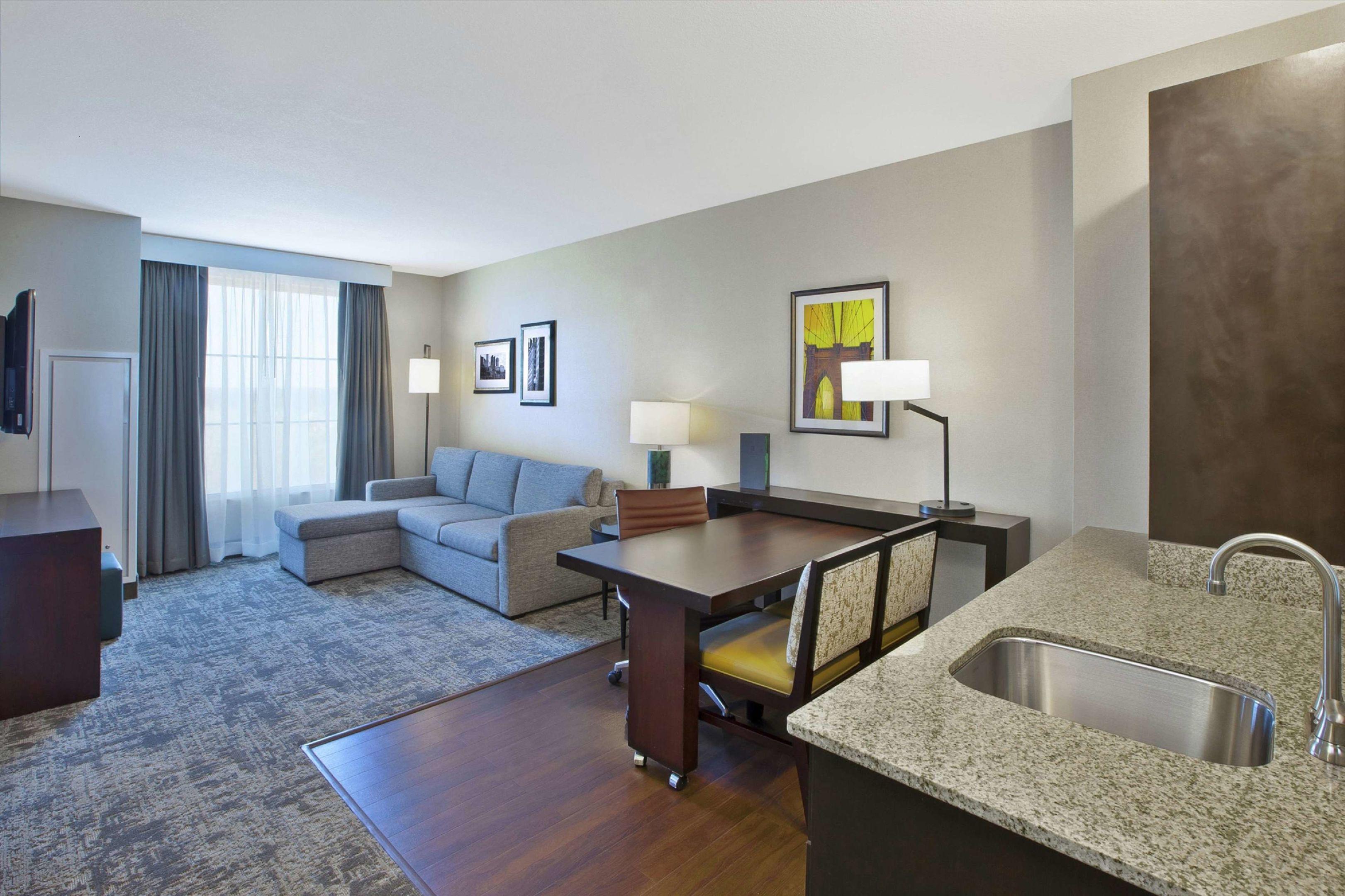 Embassy Suites Columbus - Airport — photo 5