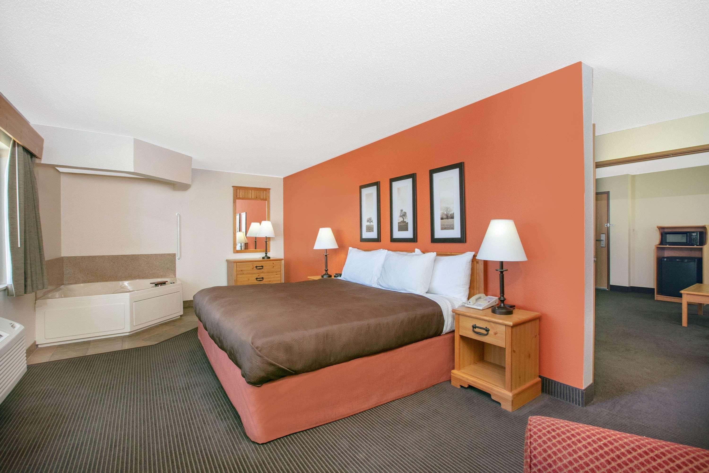 AmericInn Lodge & Suites Sayre — photo 5