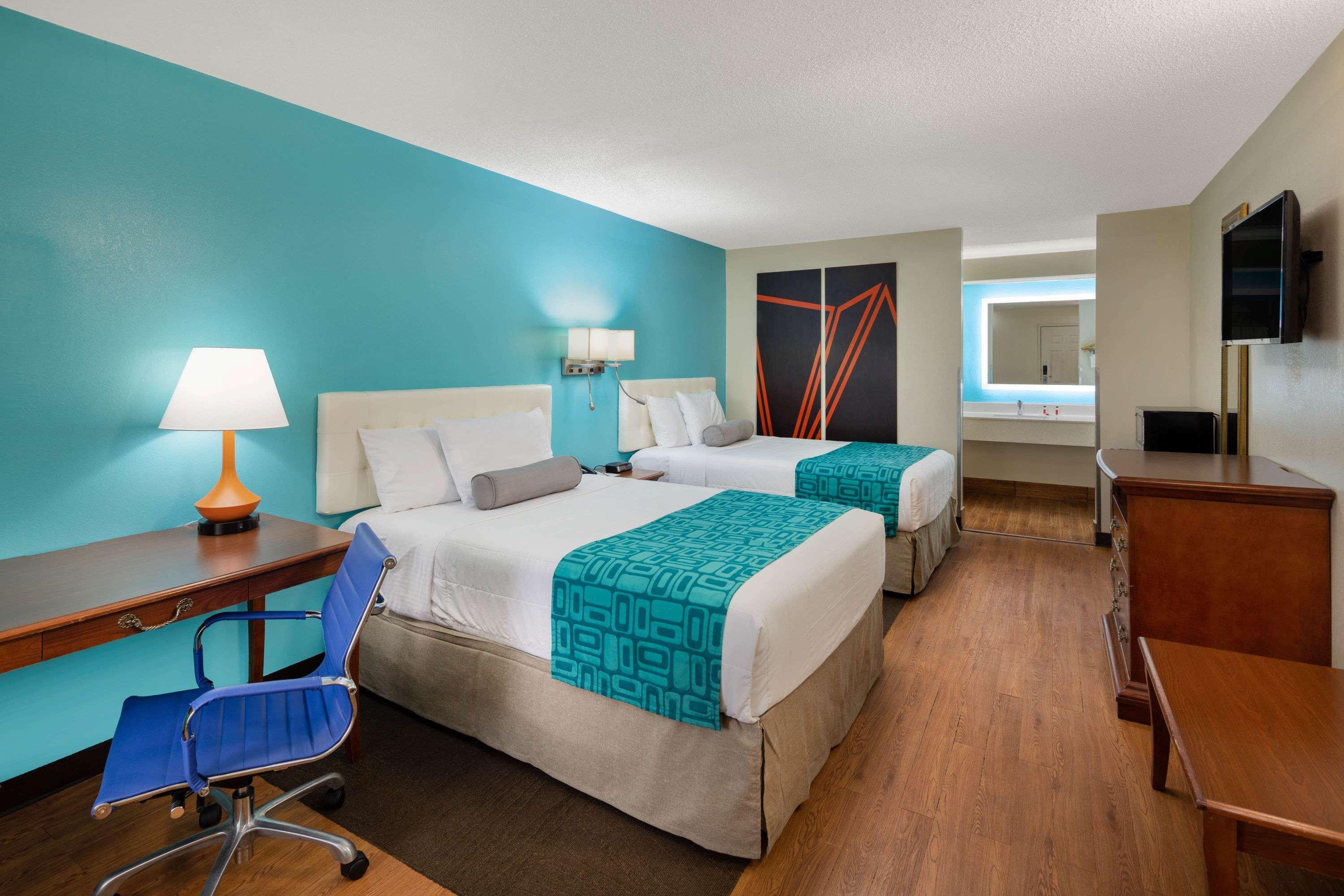 Howard Johnson by Wyndham Savannah GA — photo 4