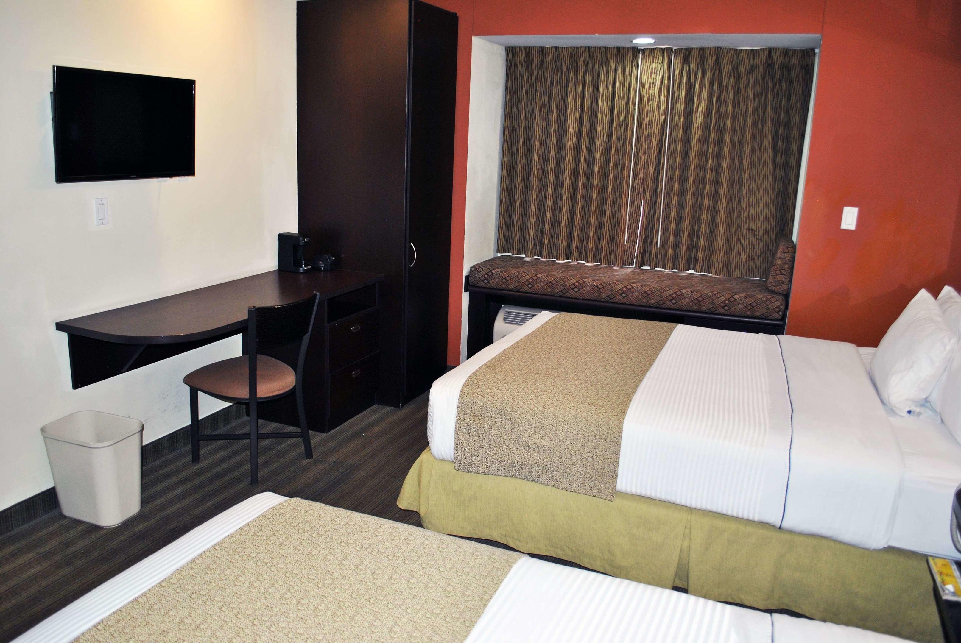 Microtel Inn & Suites Toluca — photo 5