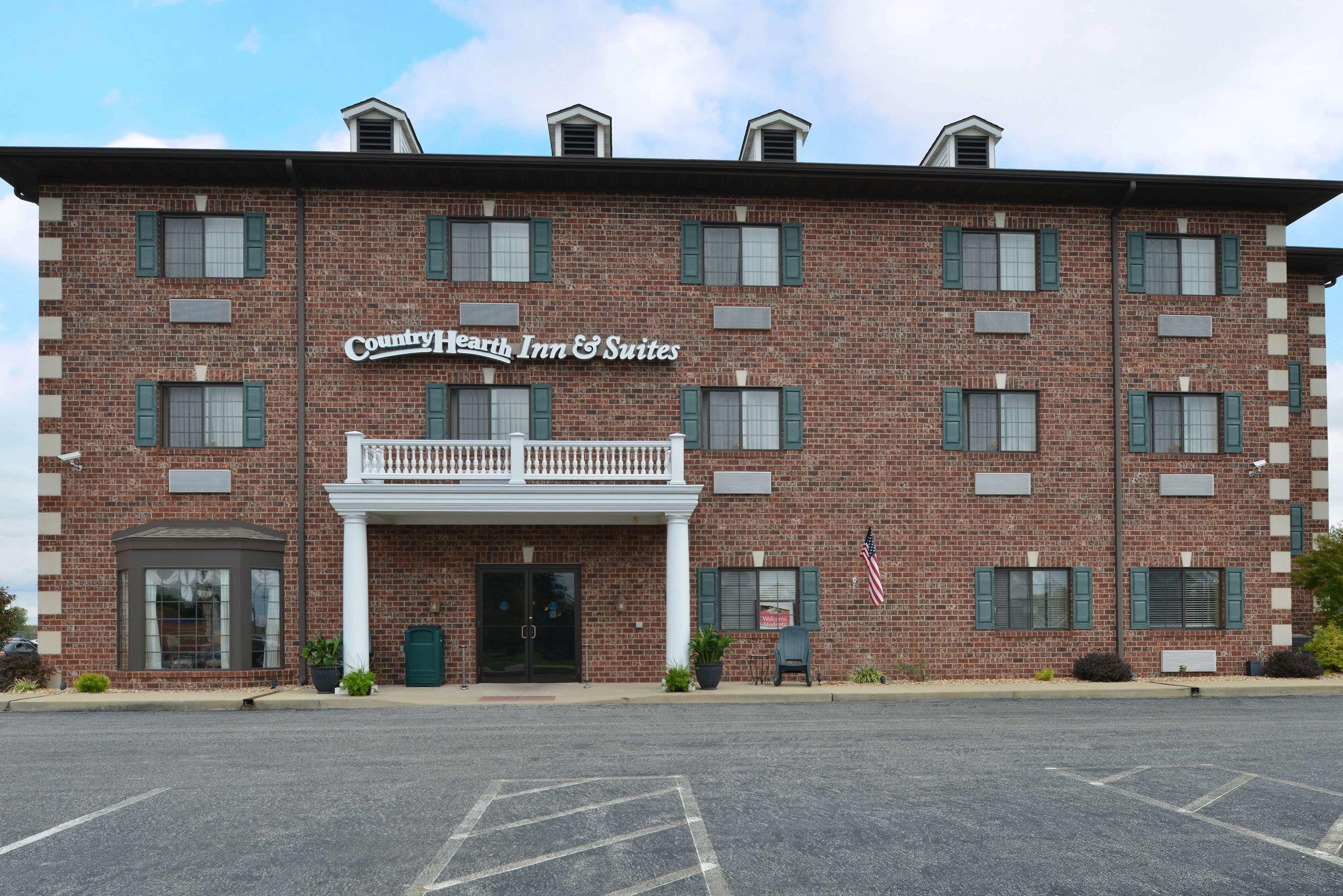 Country Hearth Inn & Suites - Edwardsville / St. Louis — photo 5